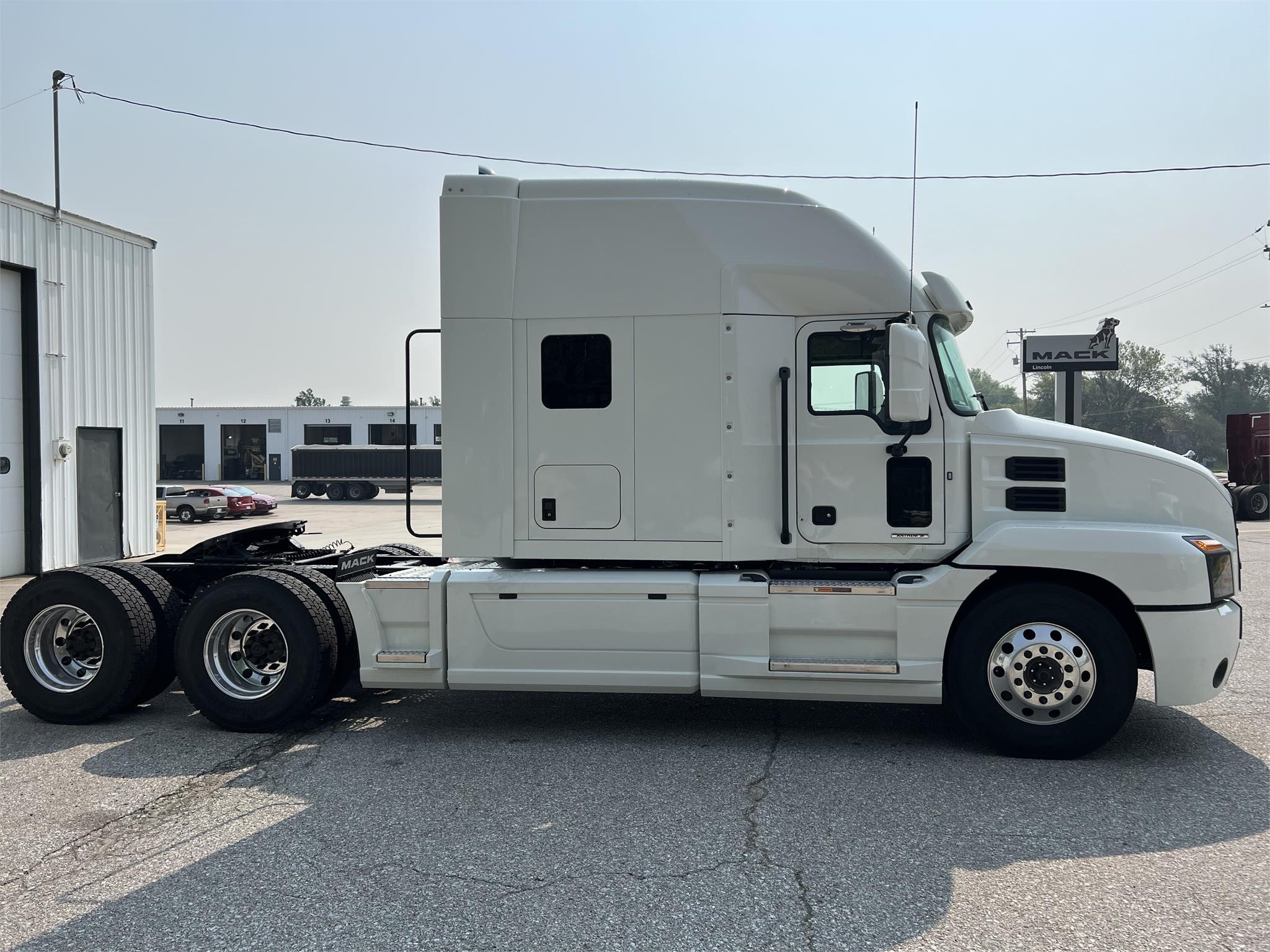 New Commercial Trucks for Sale - Mack & Volvo | RDO Truck Centers