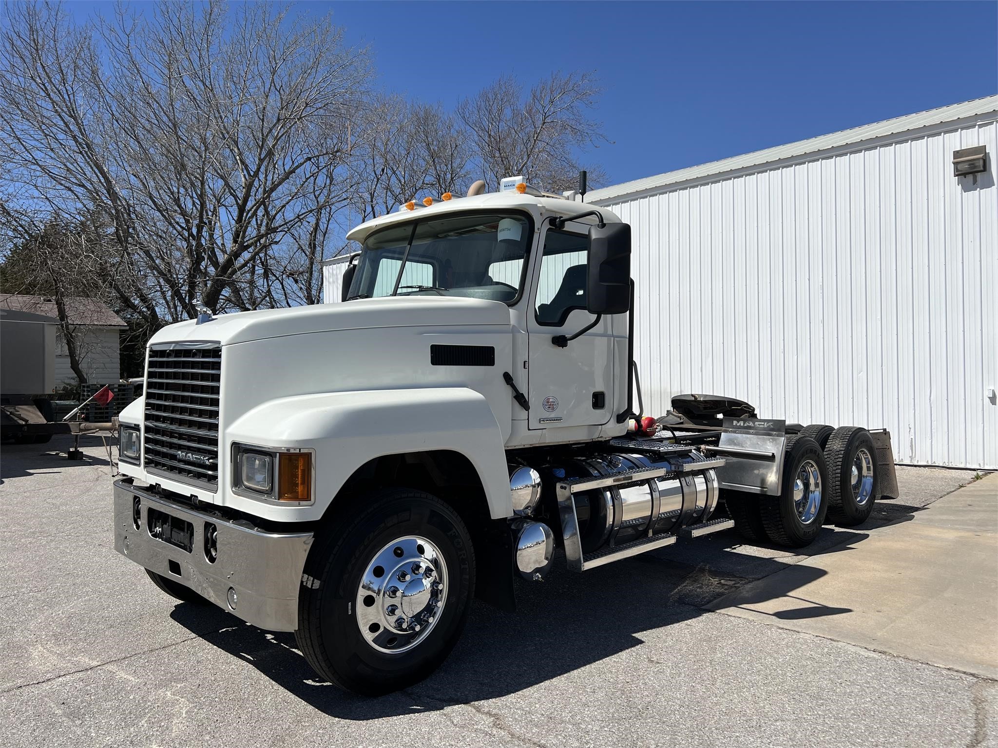 2020 MACK PINNACLE 64T - image 1 of 6