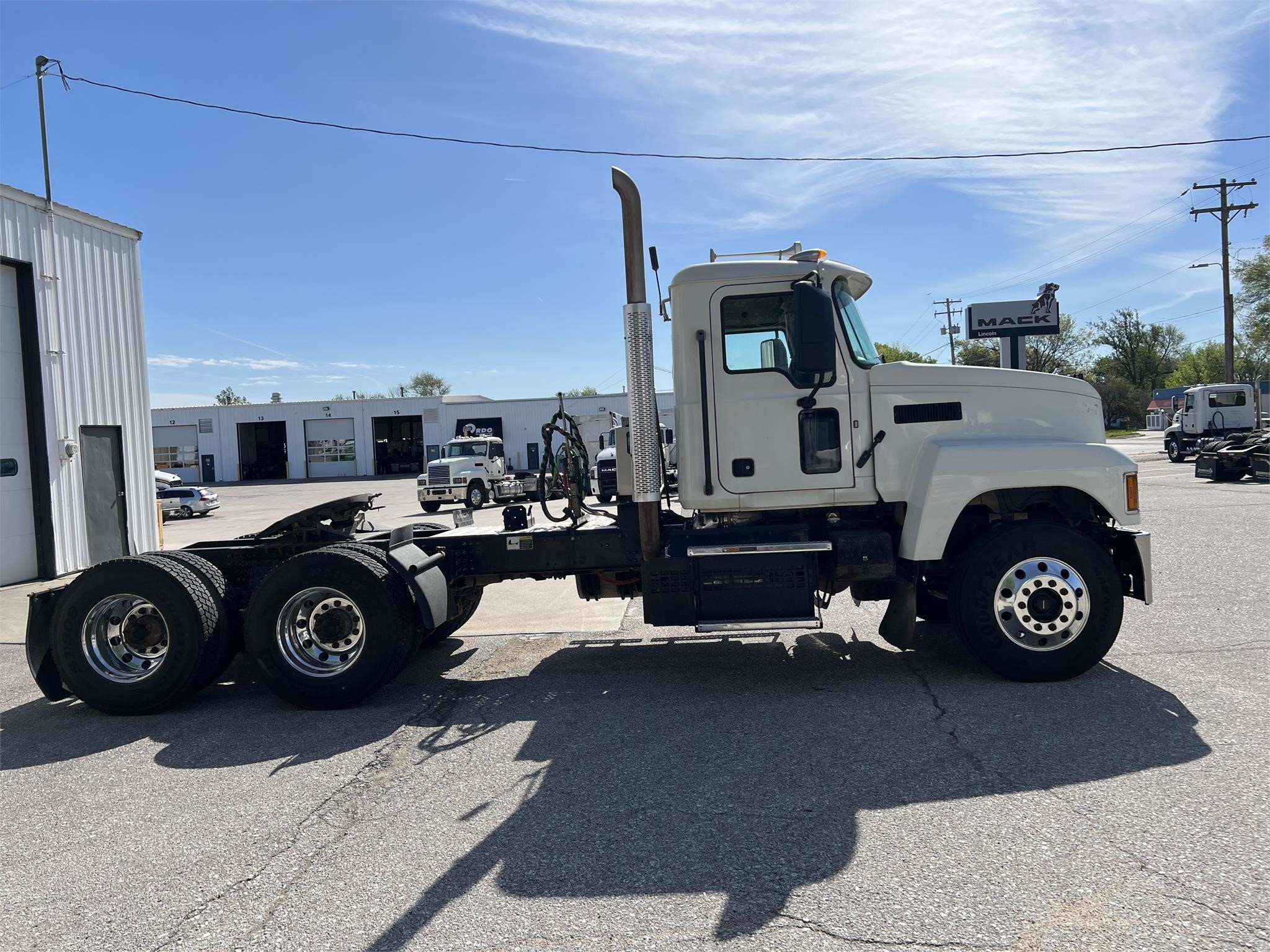 2020 MACK PINNACLE 64T - image 6 of 6