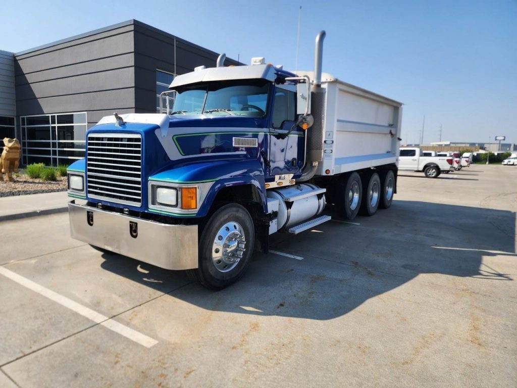 Model Ch613 2004 MACK CH613 - RDO Truck Centers