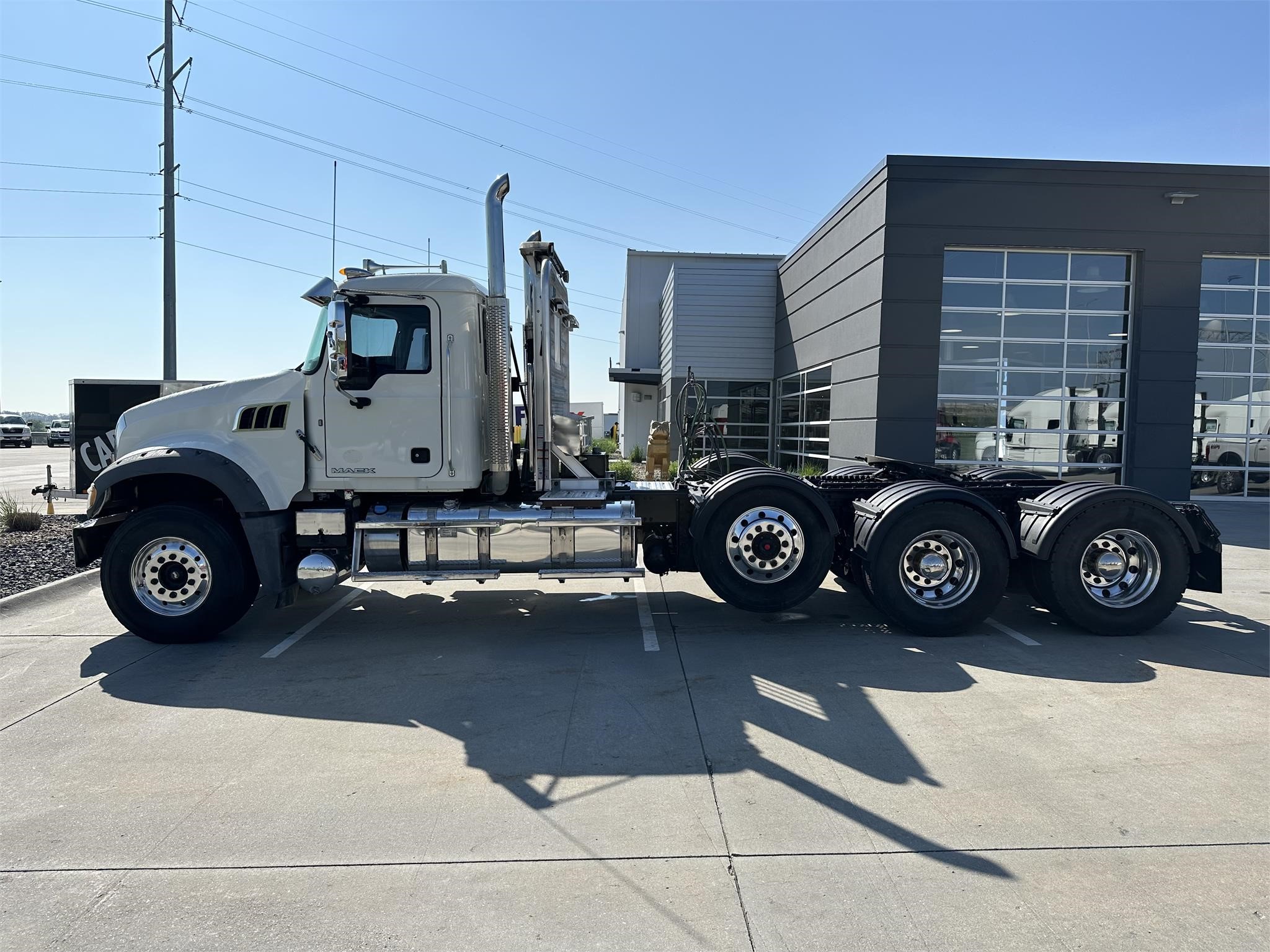 2016 MACK GRANITE GU713 - image 2 of 6