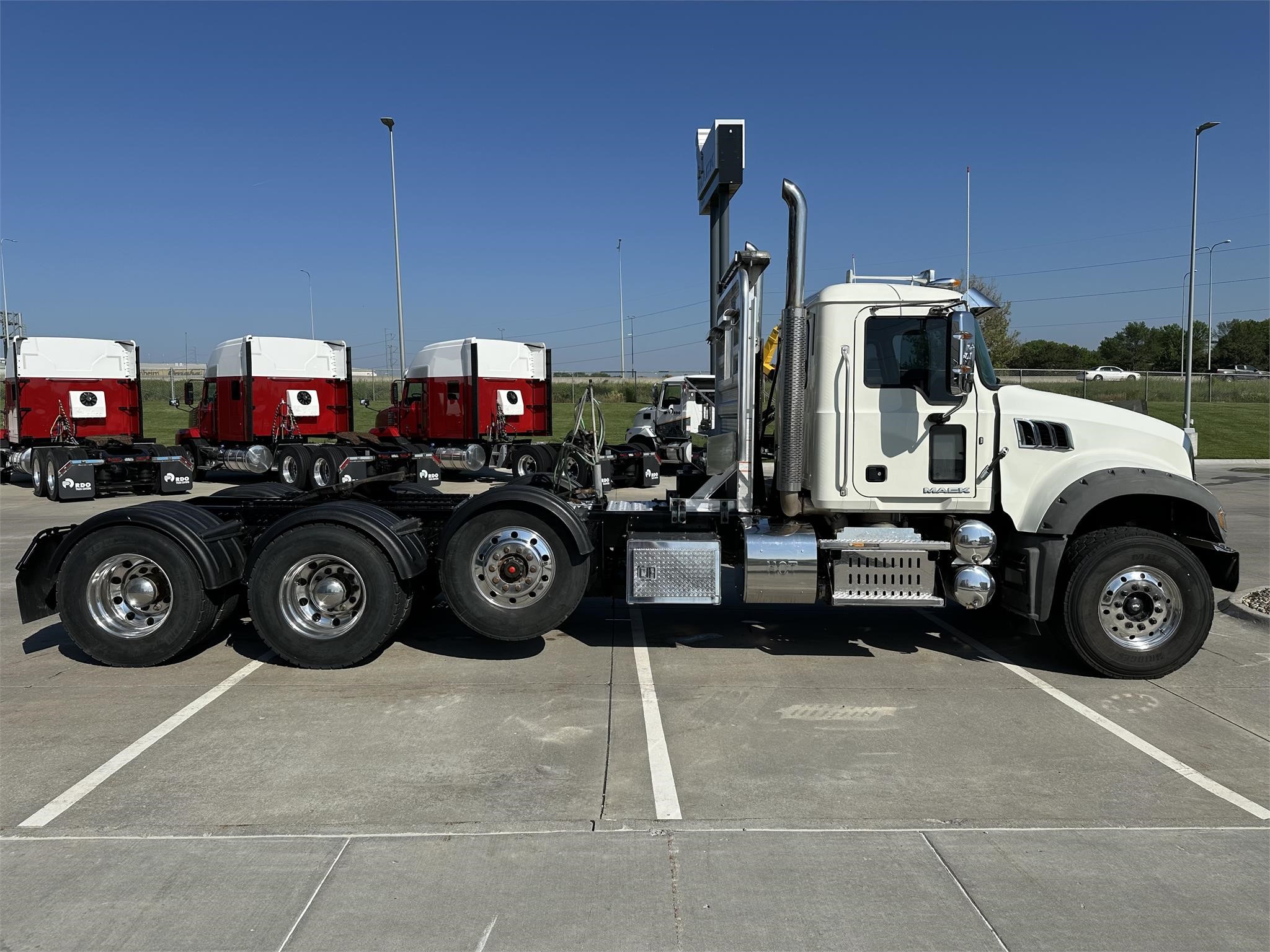 2016 MACK GRANITE GU713 - image 6 of 6