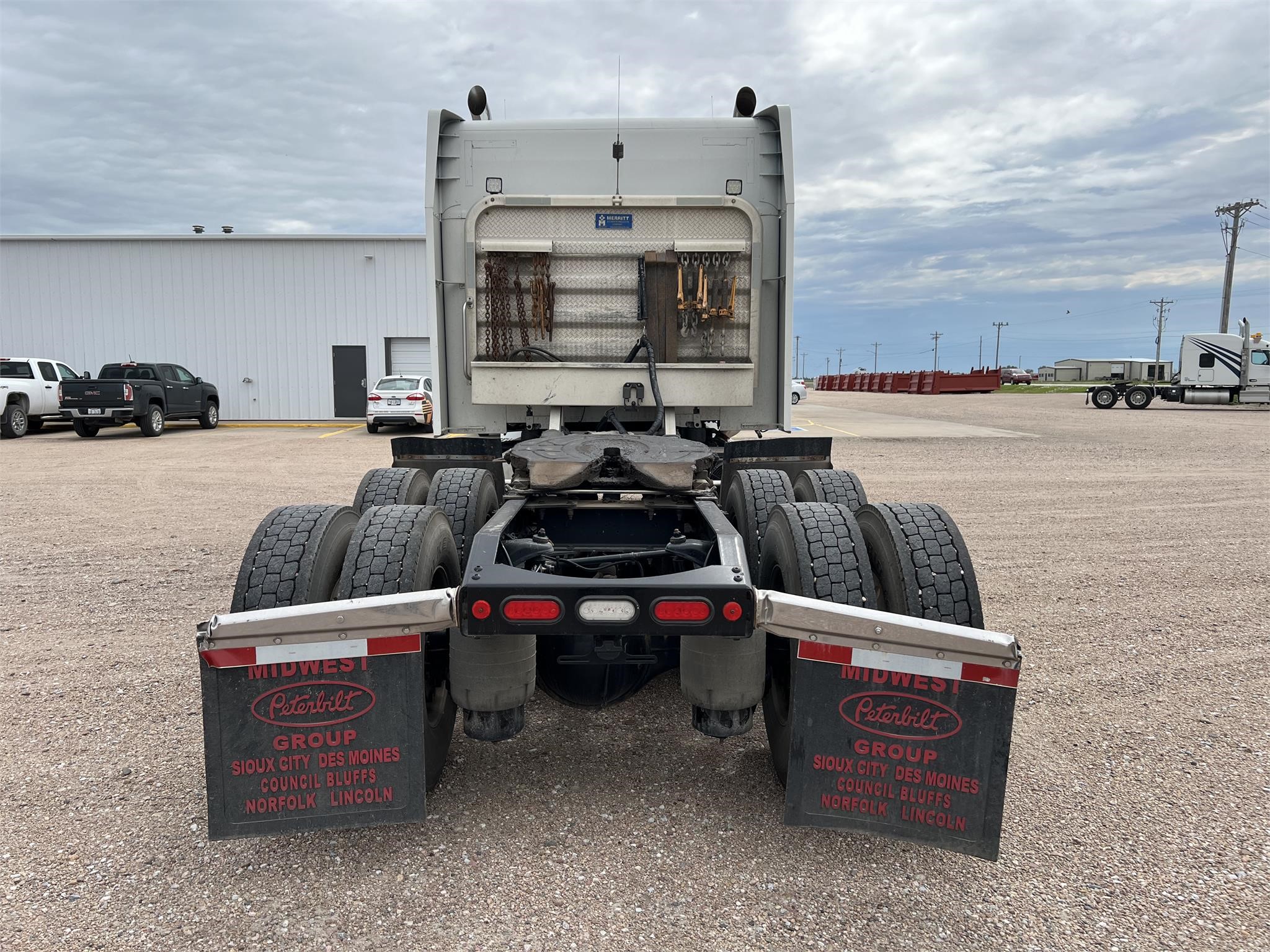 2020 PETERBILT 579 - image 3 of 6