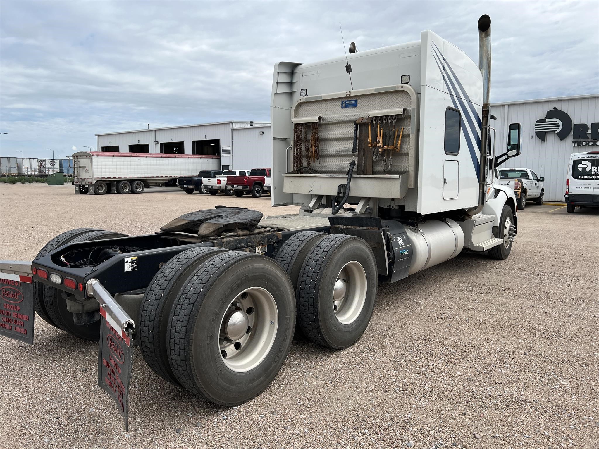 2020 PETERBILT 579 - image 4 of 6