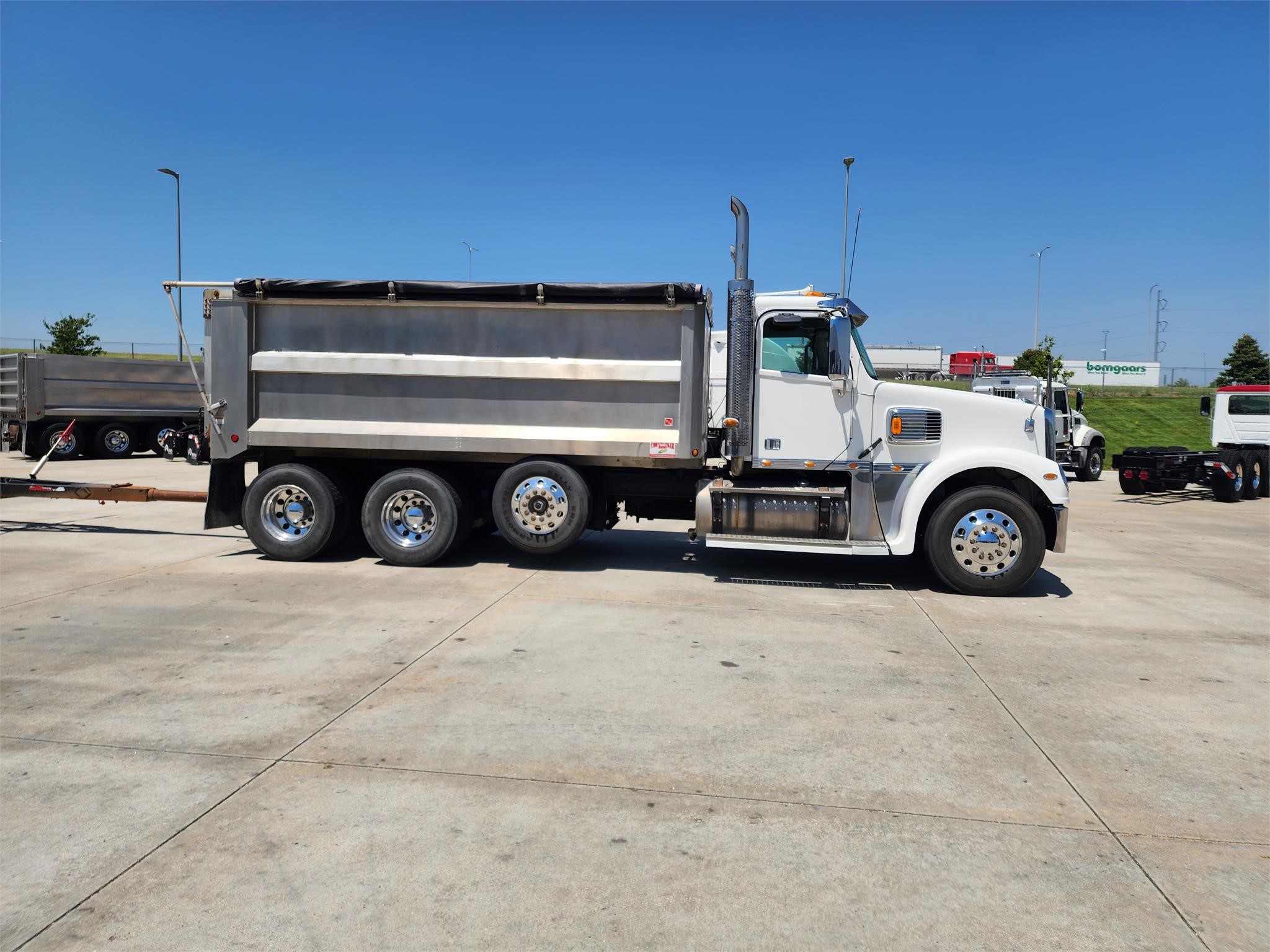 2014 FREIGHTLINER CORONADO 114 - image 6 of 6