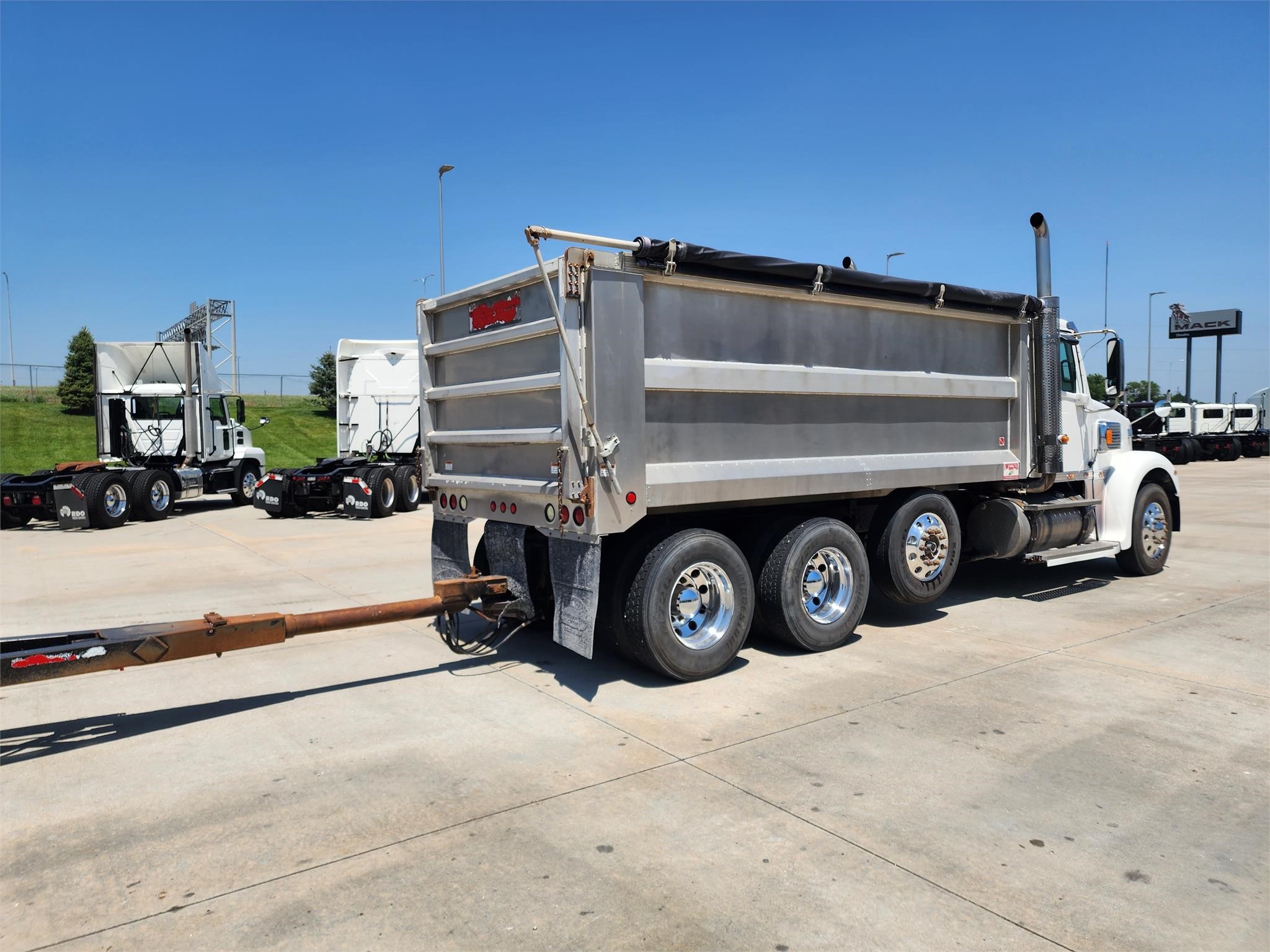 2014 FREIGHTLINER CORONADO 114 - image 5 of 6