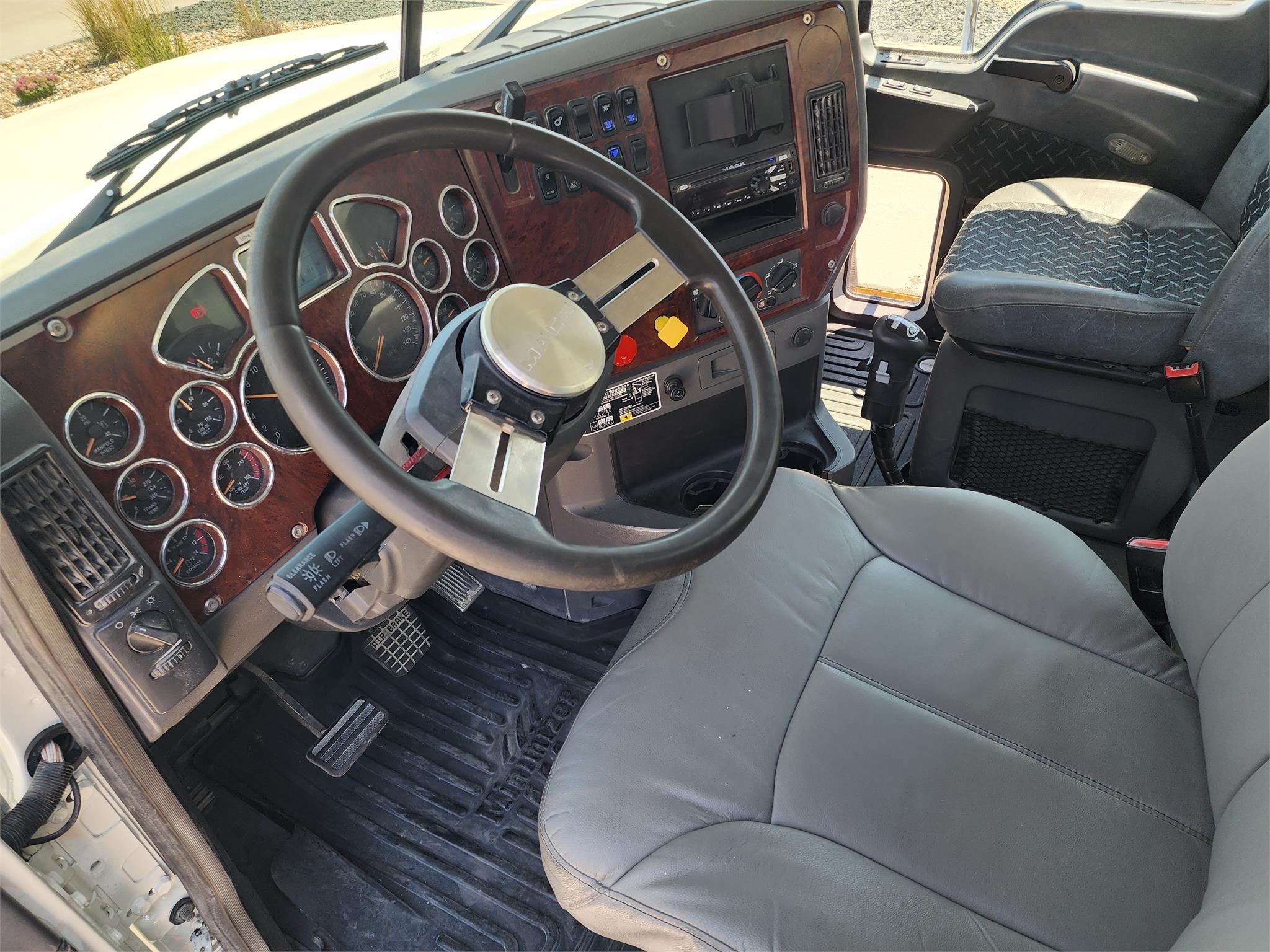 2017 MACK PINNACLE CHU613 9013400374 2017 MACK PINNACLE CHU613 9013400374