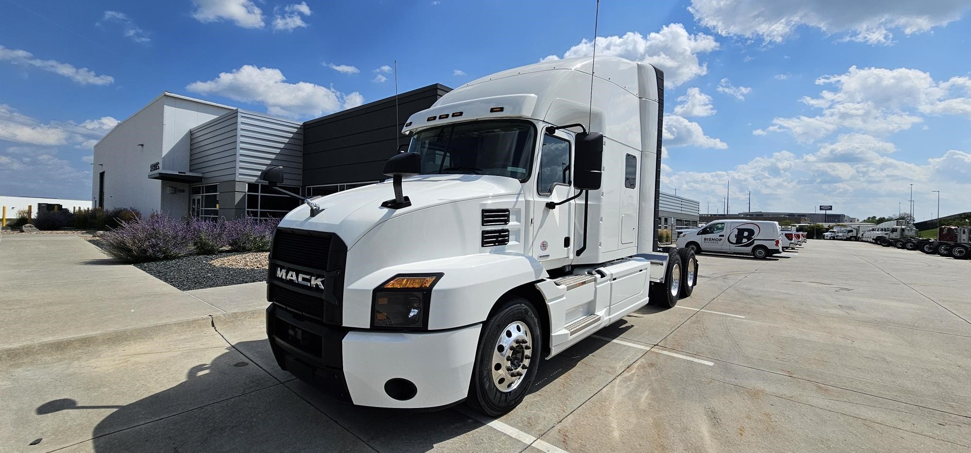 2024 MACK ANTHEM 64T - image 1 of 6