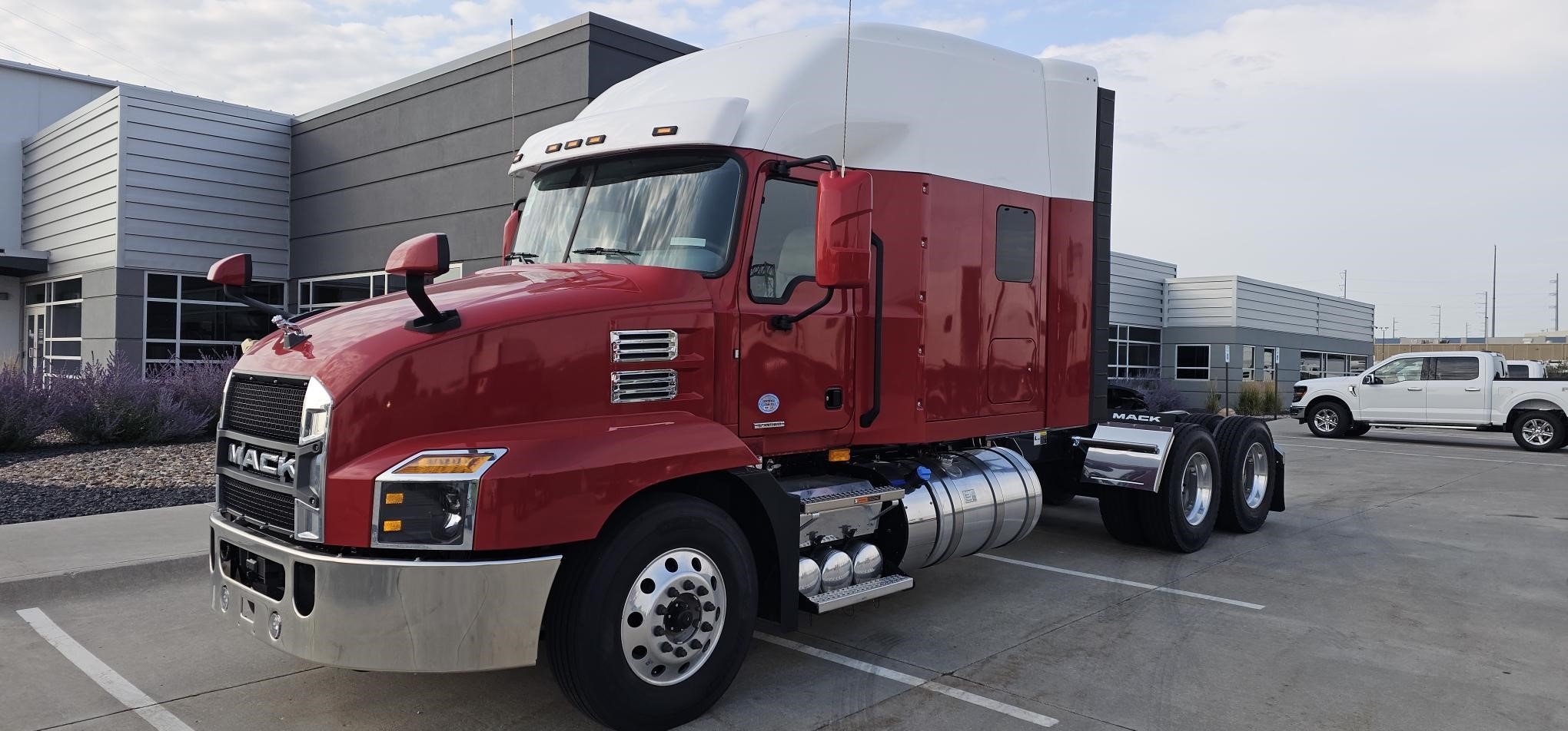 2025 MACK ANTHEM 64T - image 1 of 6