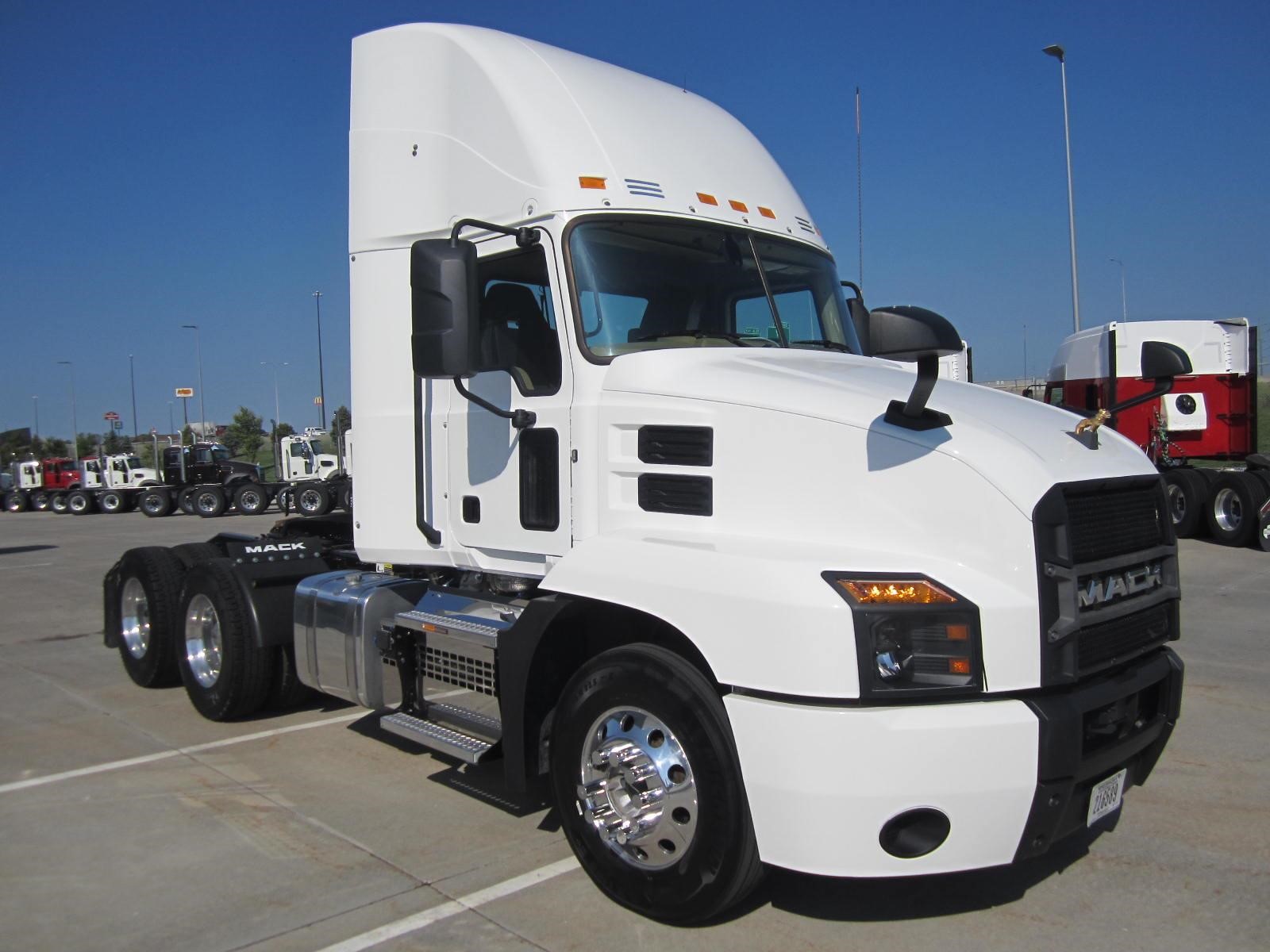 2020 MACK ANTHEM 64T - image 2 of 6