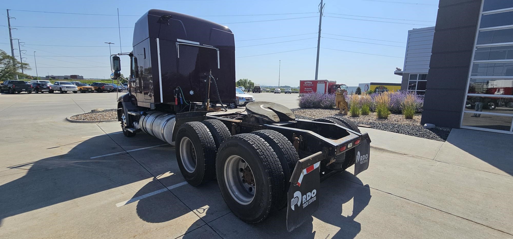 2014 MACK PINNACLE CXU613 - image 3 of 6