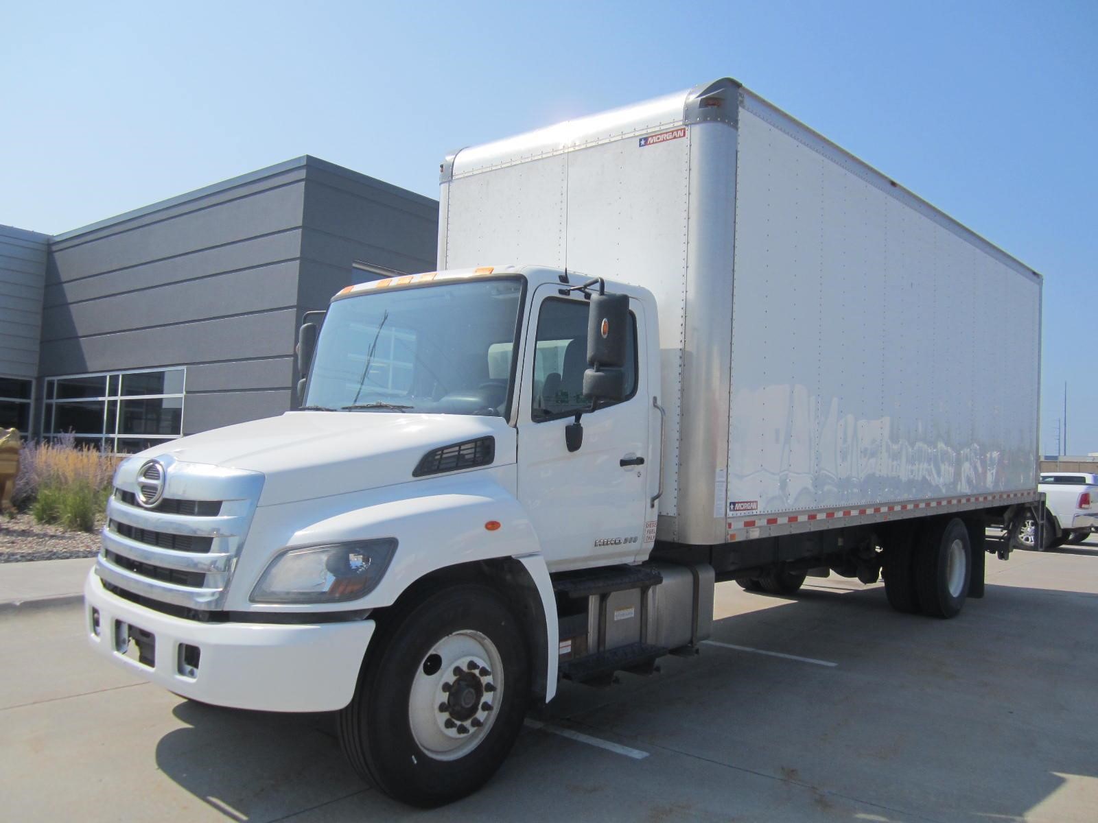 2019 HINO 268A - image 1 of 6