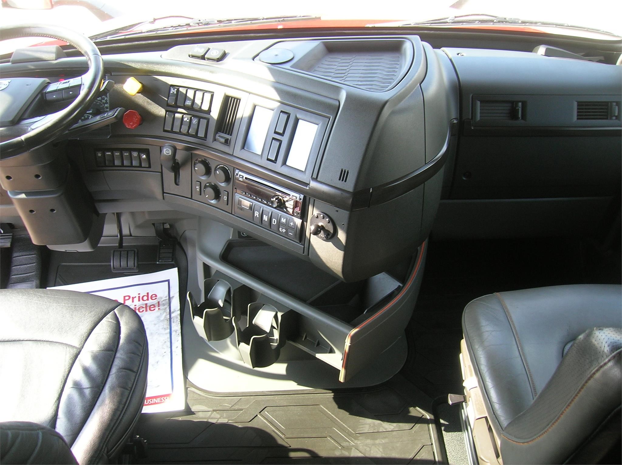 【YOURNUS】Volvo Big Volume Short Padding $311.99* GENUINE VOLVO no tax* END COVER 22369744 *In Stock