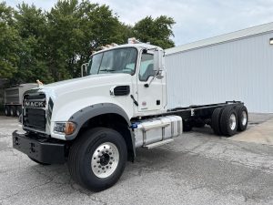 2025 MACK GRANITE 64FR 9020868352