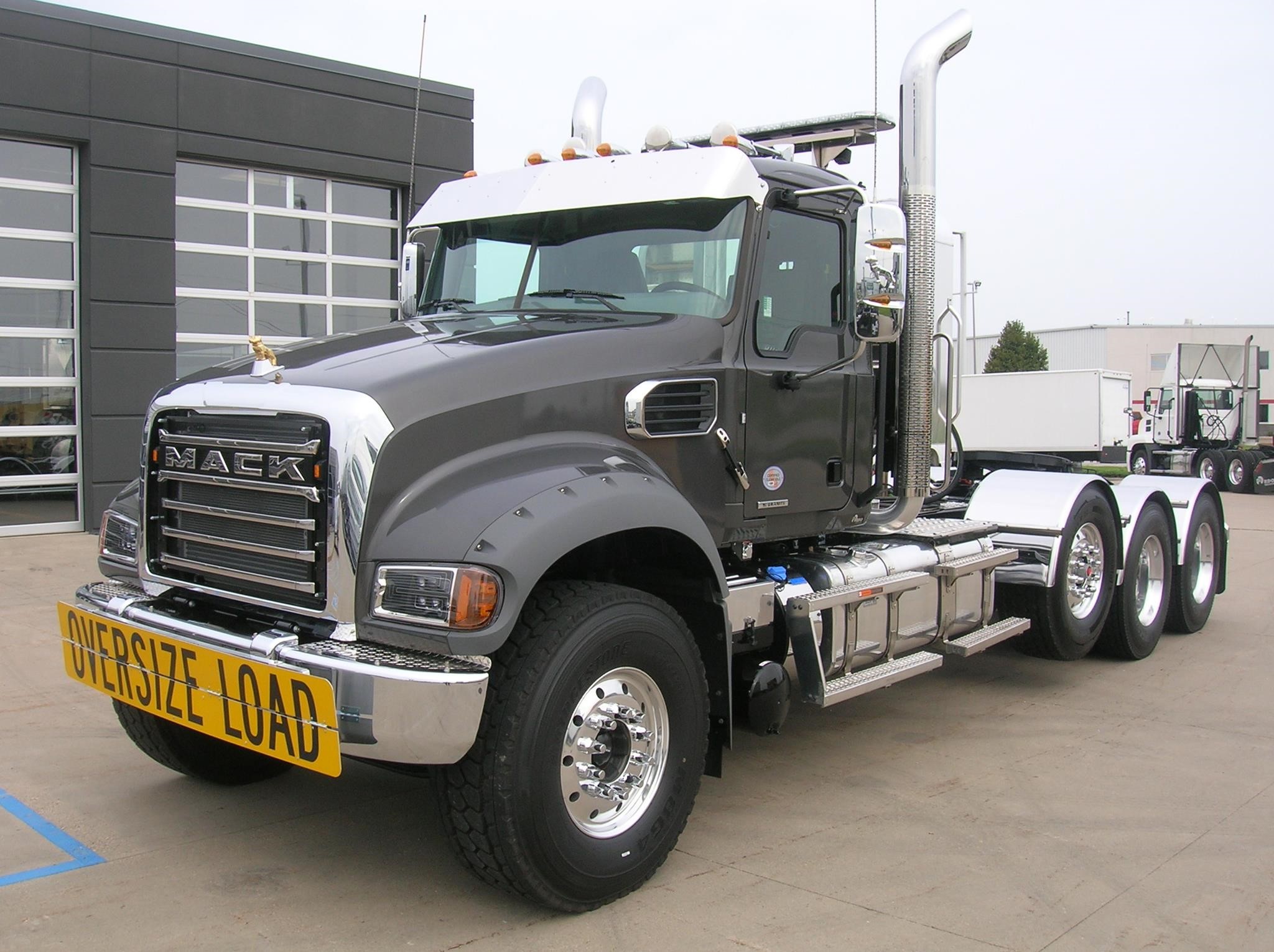 2025 MACK GRANITE 84FT - image 1 of 6