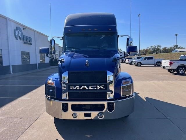 2025 MACK ANTHEM 64T - image 2 of 6