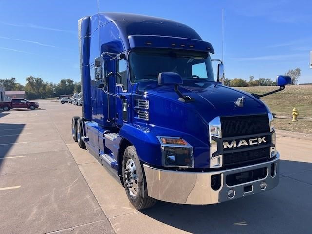 2025 MACK ANTHEM 64T - image 3 of 6