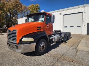 2011 MACK PINNACLE CXU613 9027810178