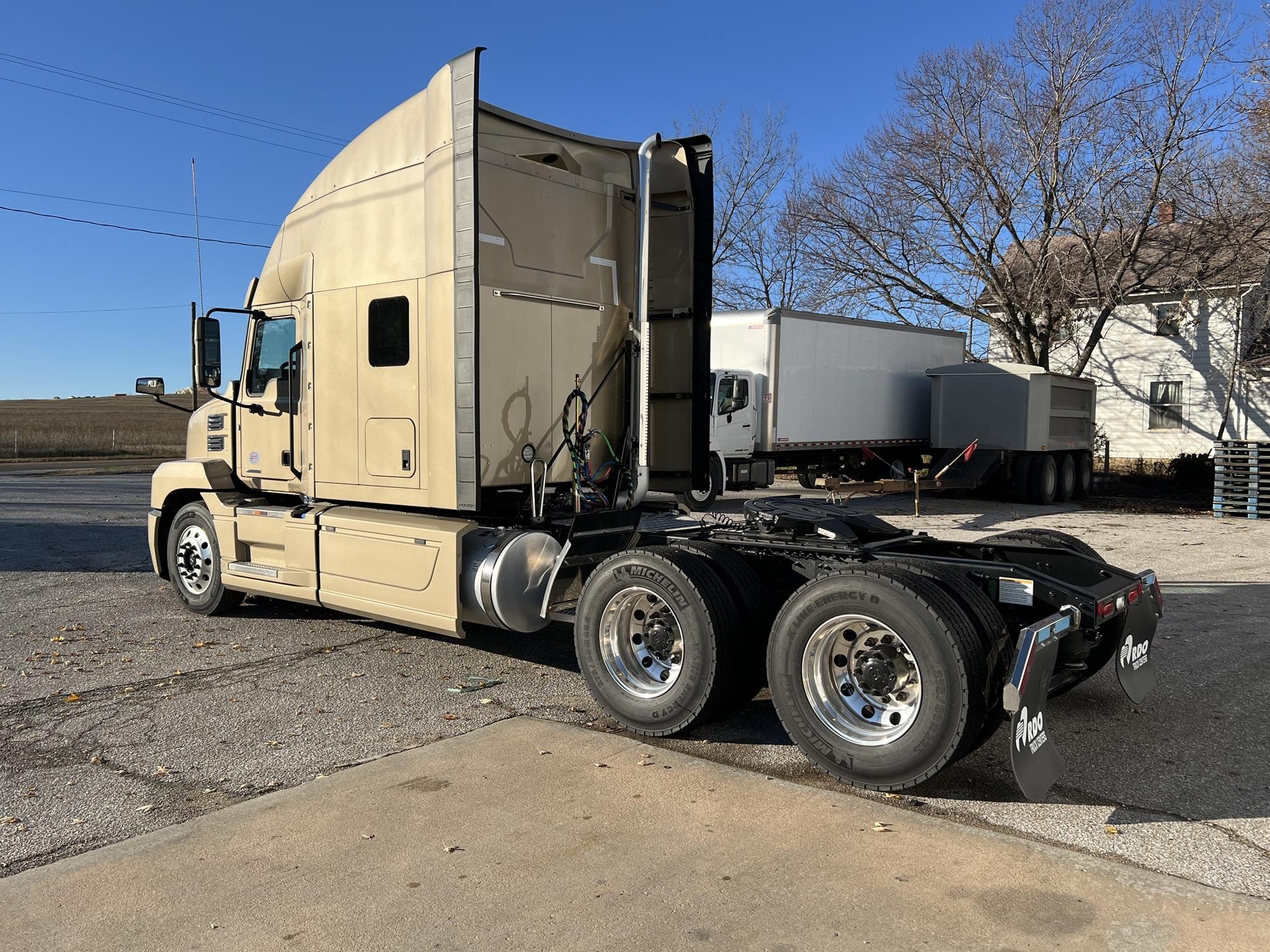 2024 MACK ANTHEM 64T - image 3 of 6