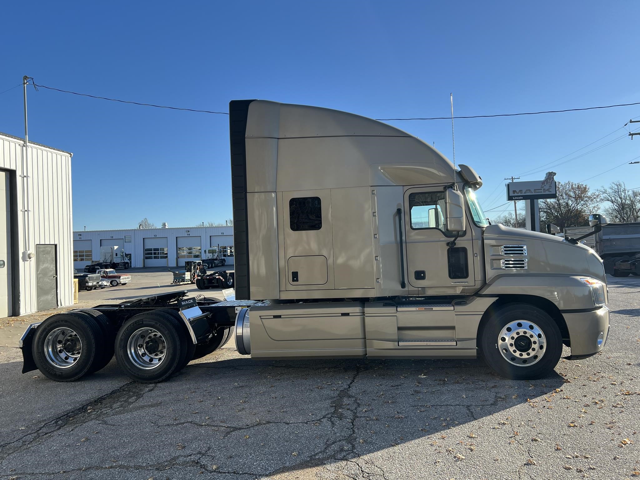 2024 MACK ANTHEM 64T - image 6 of 6