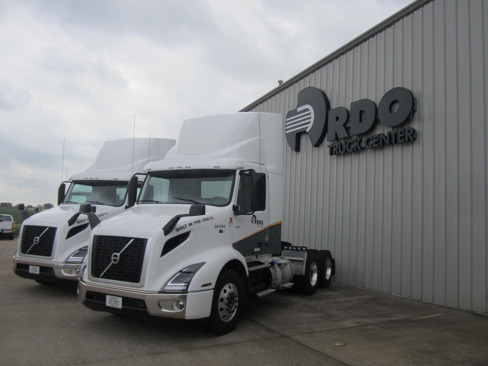 Day Cab Truck Rental | RDO Truck Center in Davenport, IA