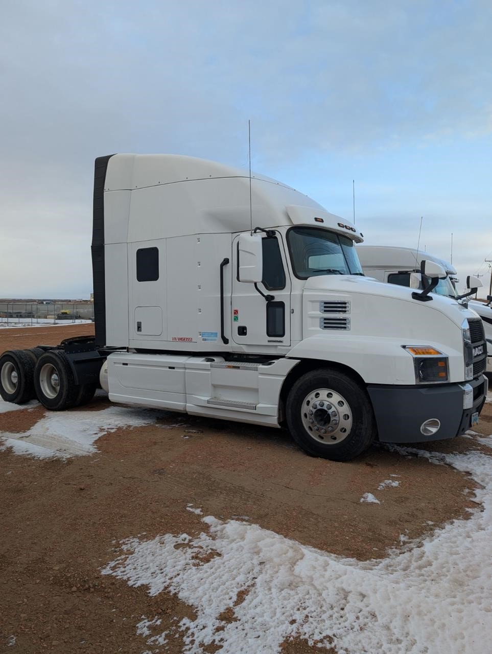 2022 MACK ANTHEM 64T - image 4 of 6