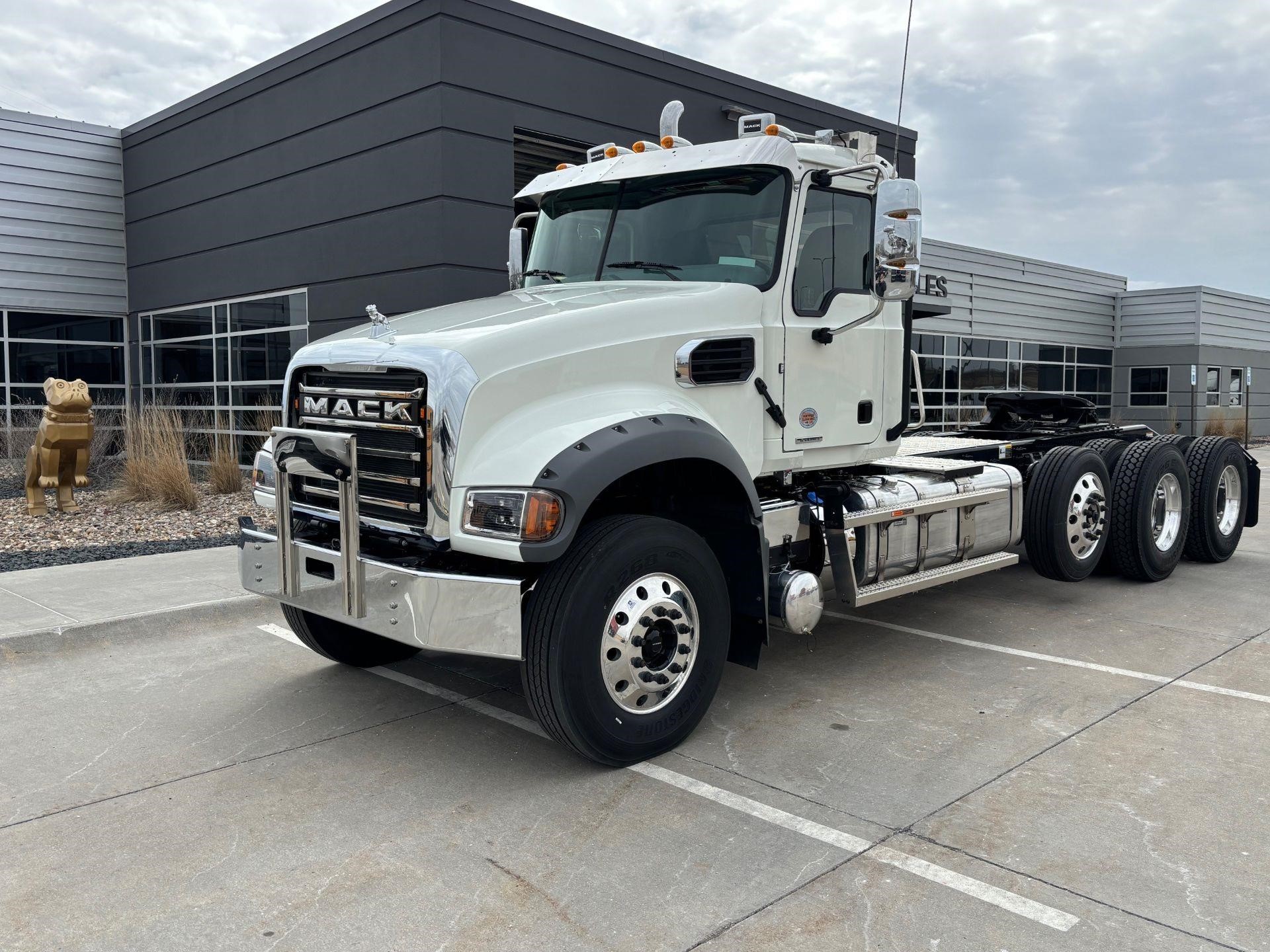 2025 MACK GRANITE 84FT - image 1 of 6