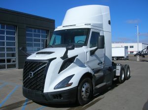 2025 VOLVO VNL64T300 9043468826