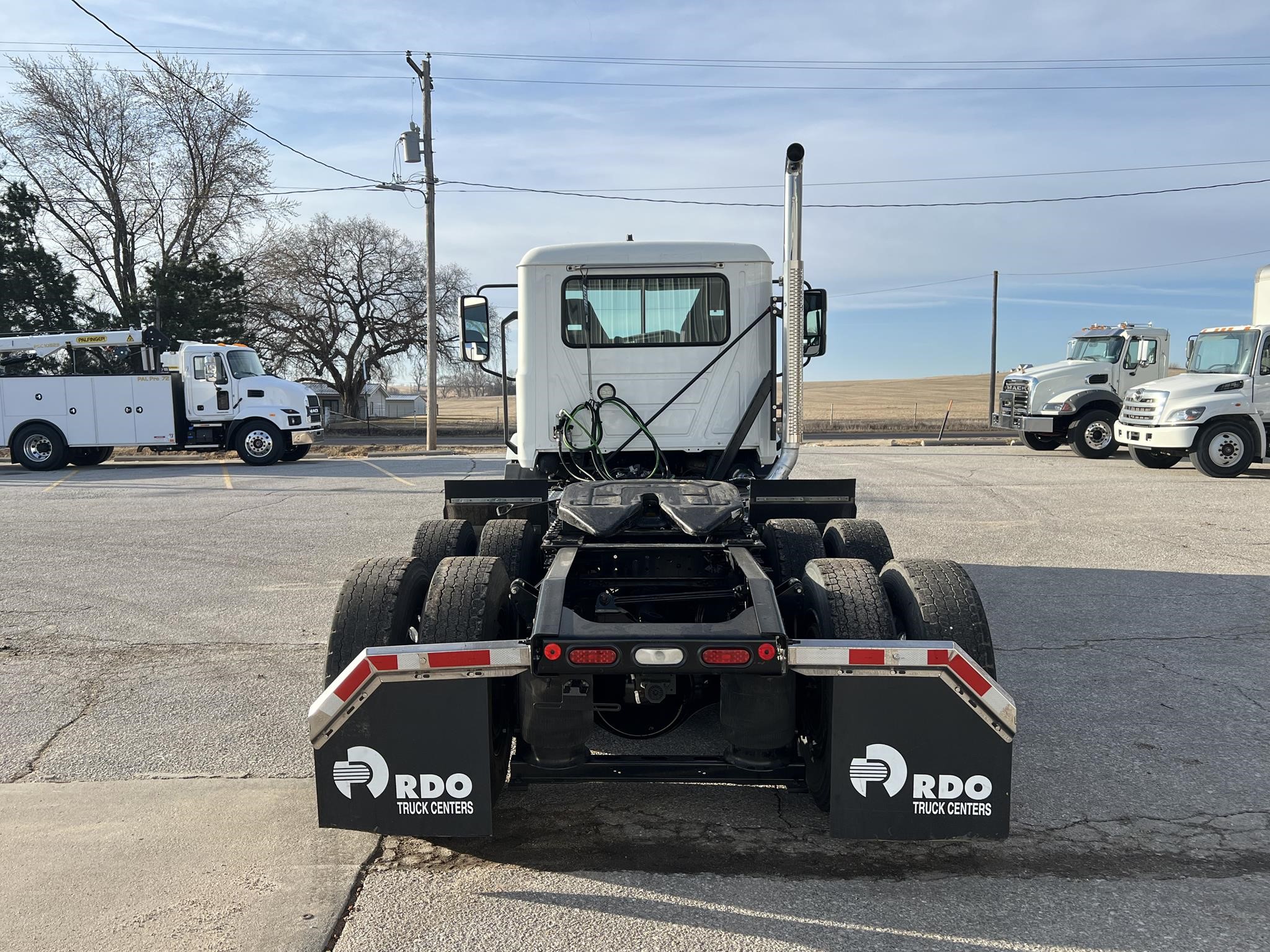 2019 MACK ANTHEM 64T - image 4 of 6