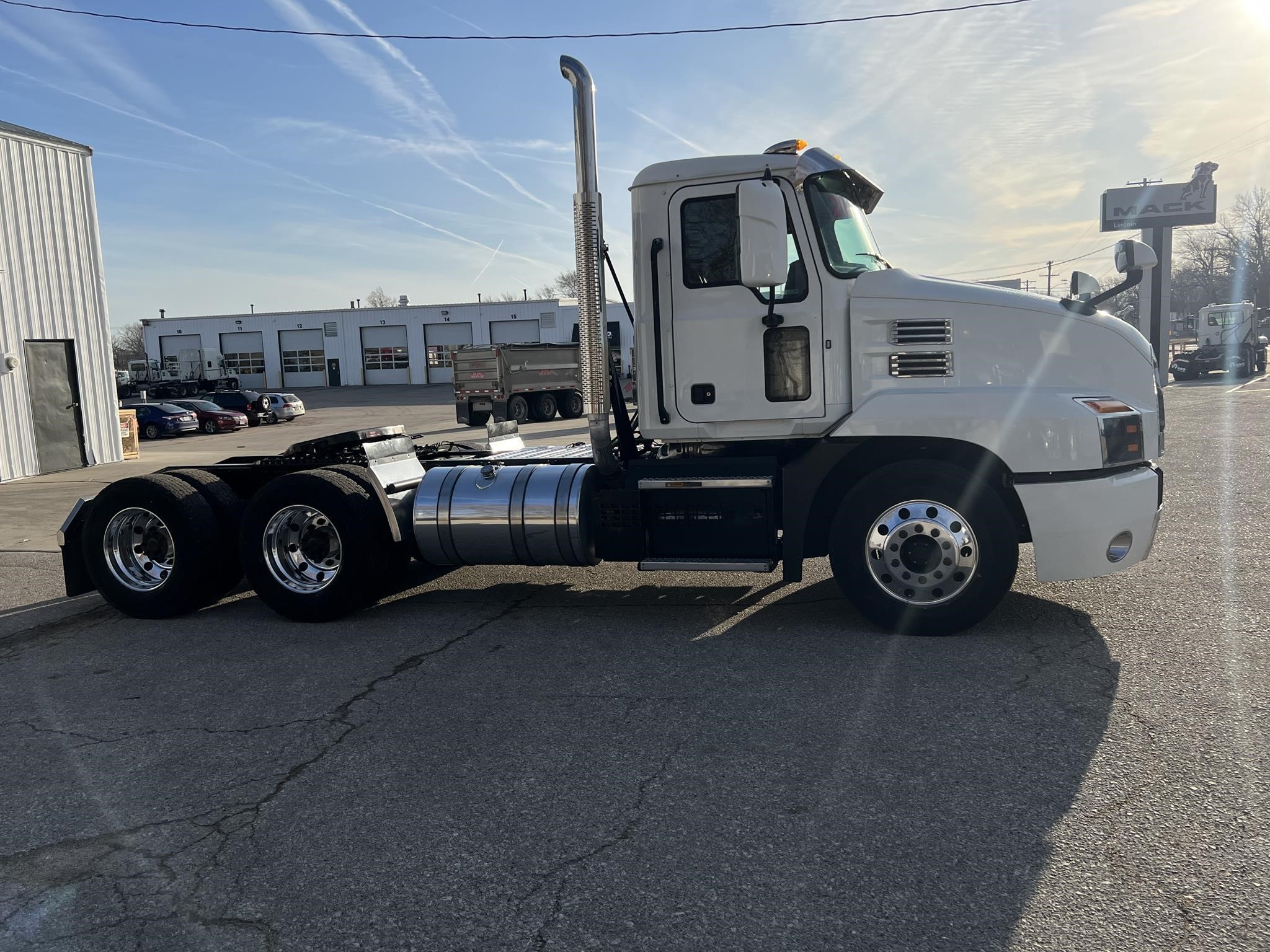 2019 MACK ANTHEM 64T - image 6 of 6