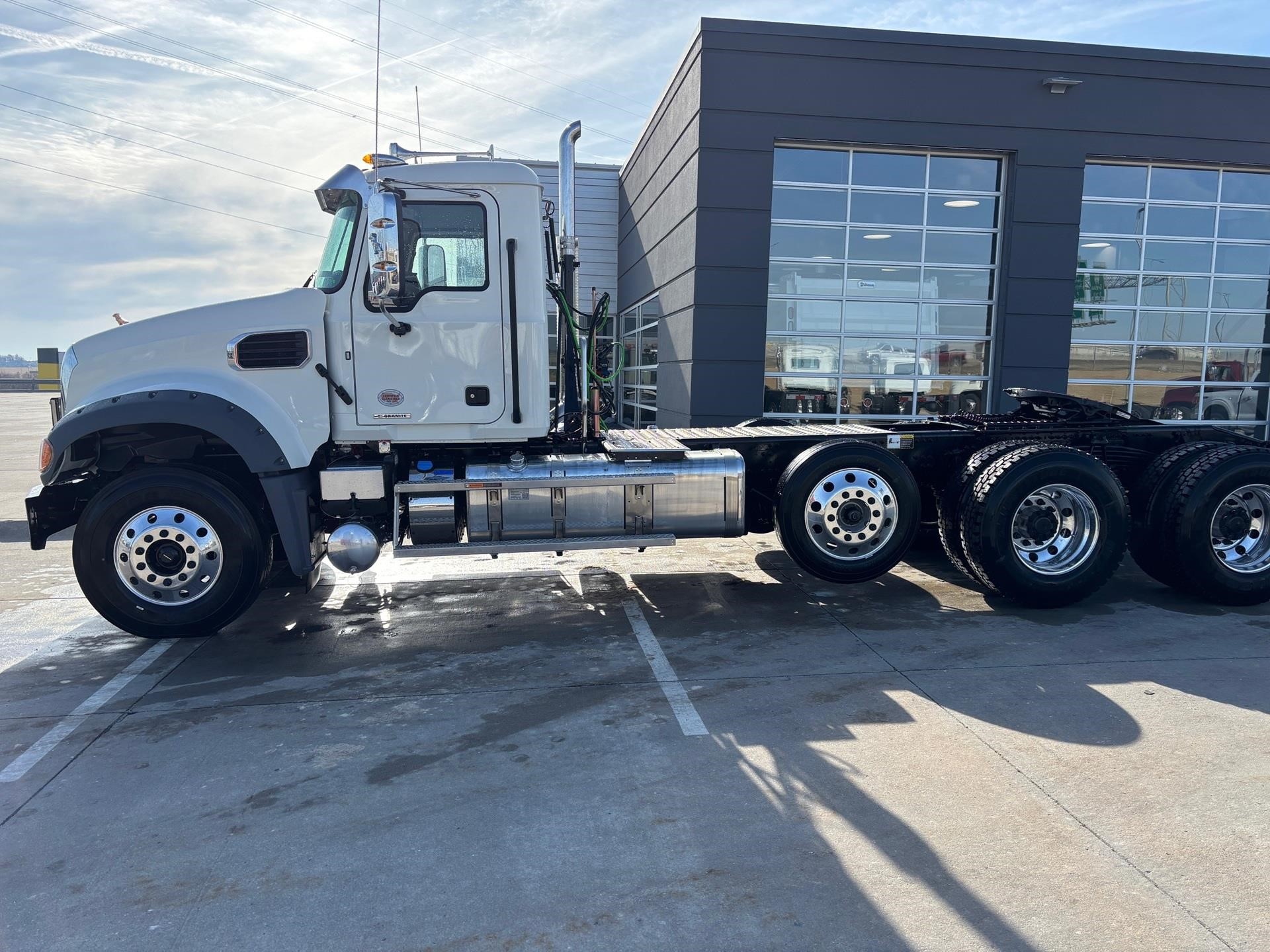 2026 MACK GRANITE 84FT - image 2 of 6