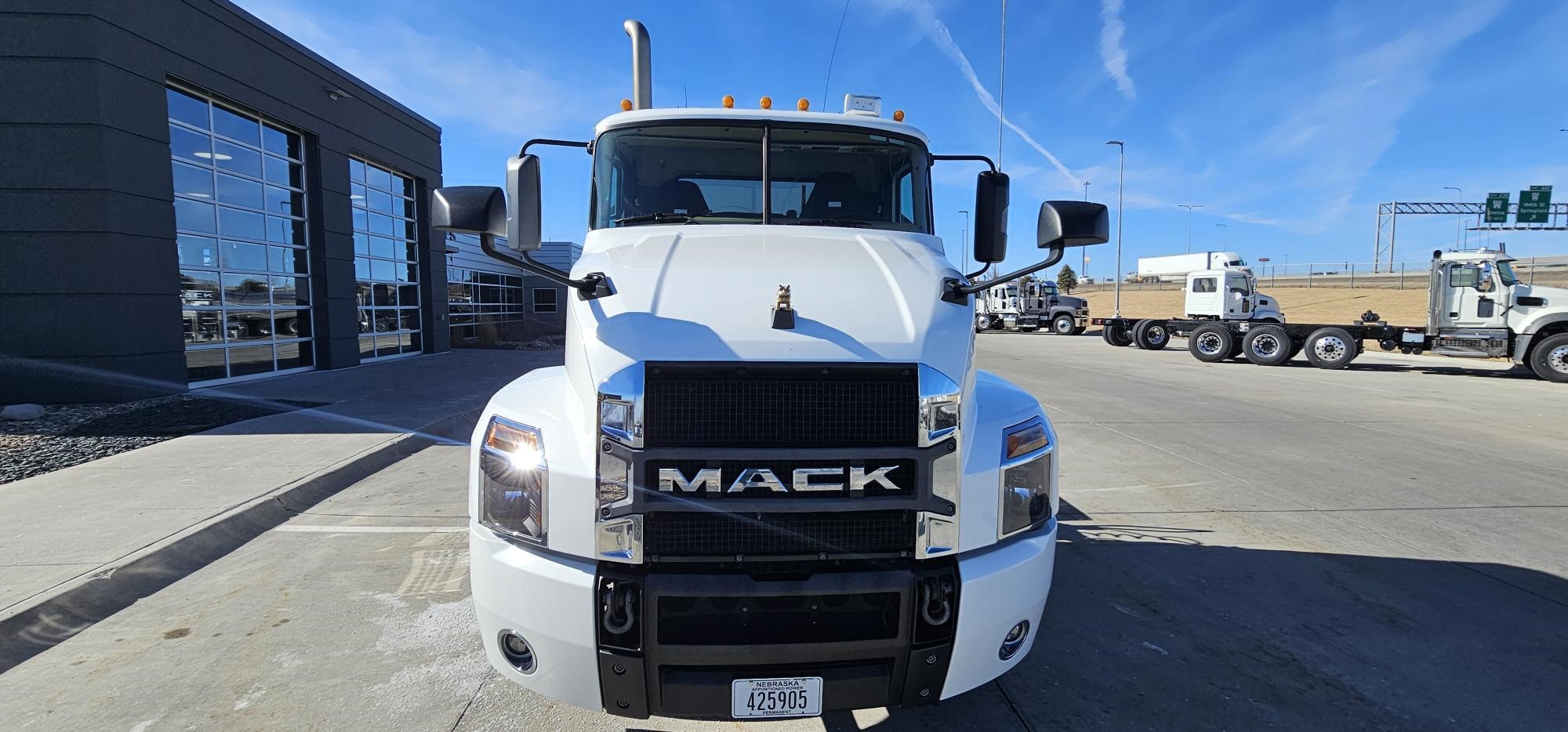 2020 MACK ANTHEM 64T - image 2 of 6