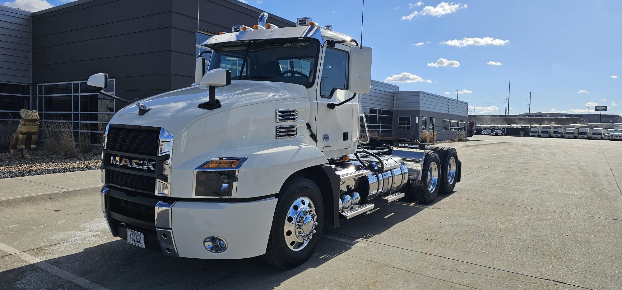 2022 MACK ANTHEM 64T - image 1 of 6