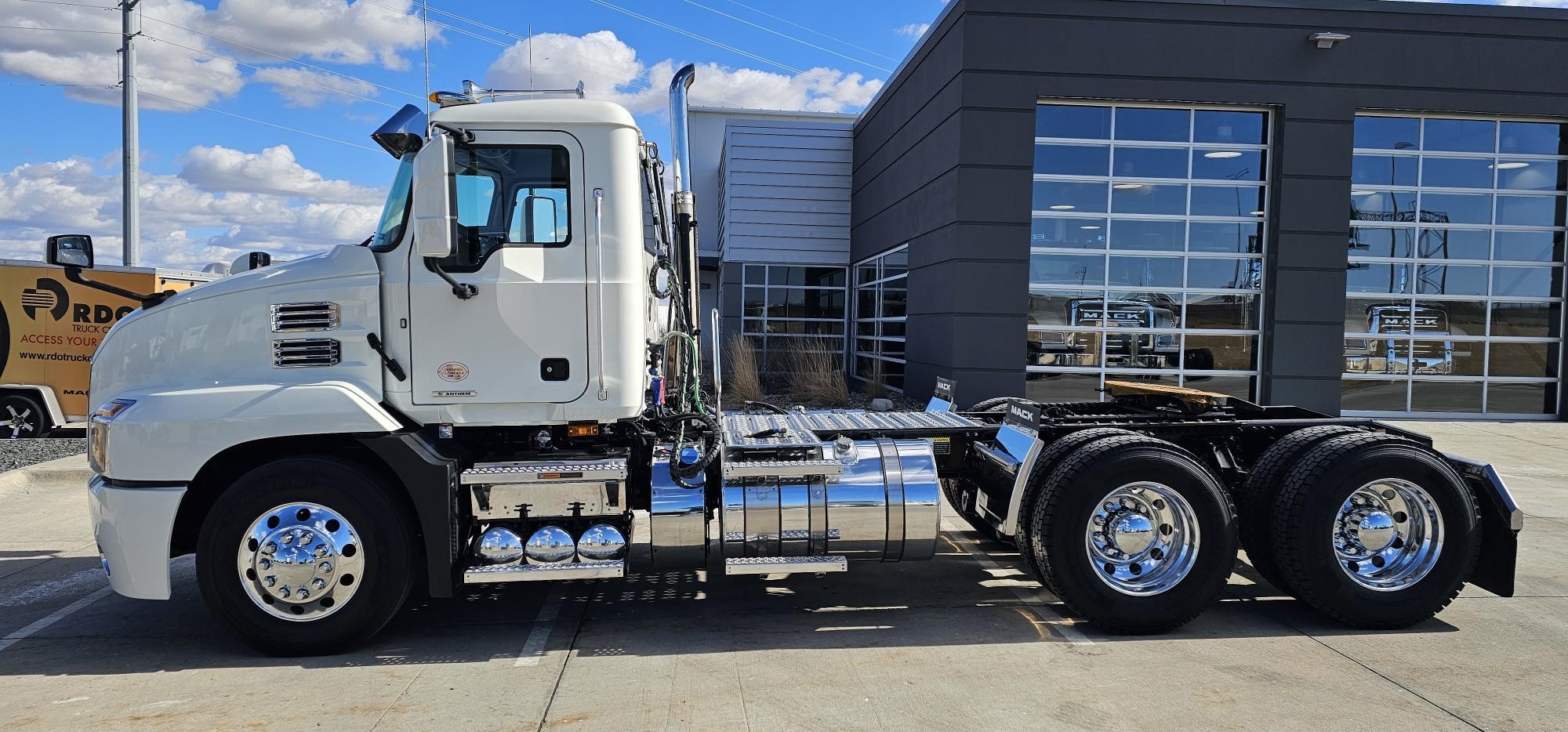 2022 MACK ANTHEM 64T - image 4 of 6