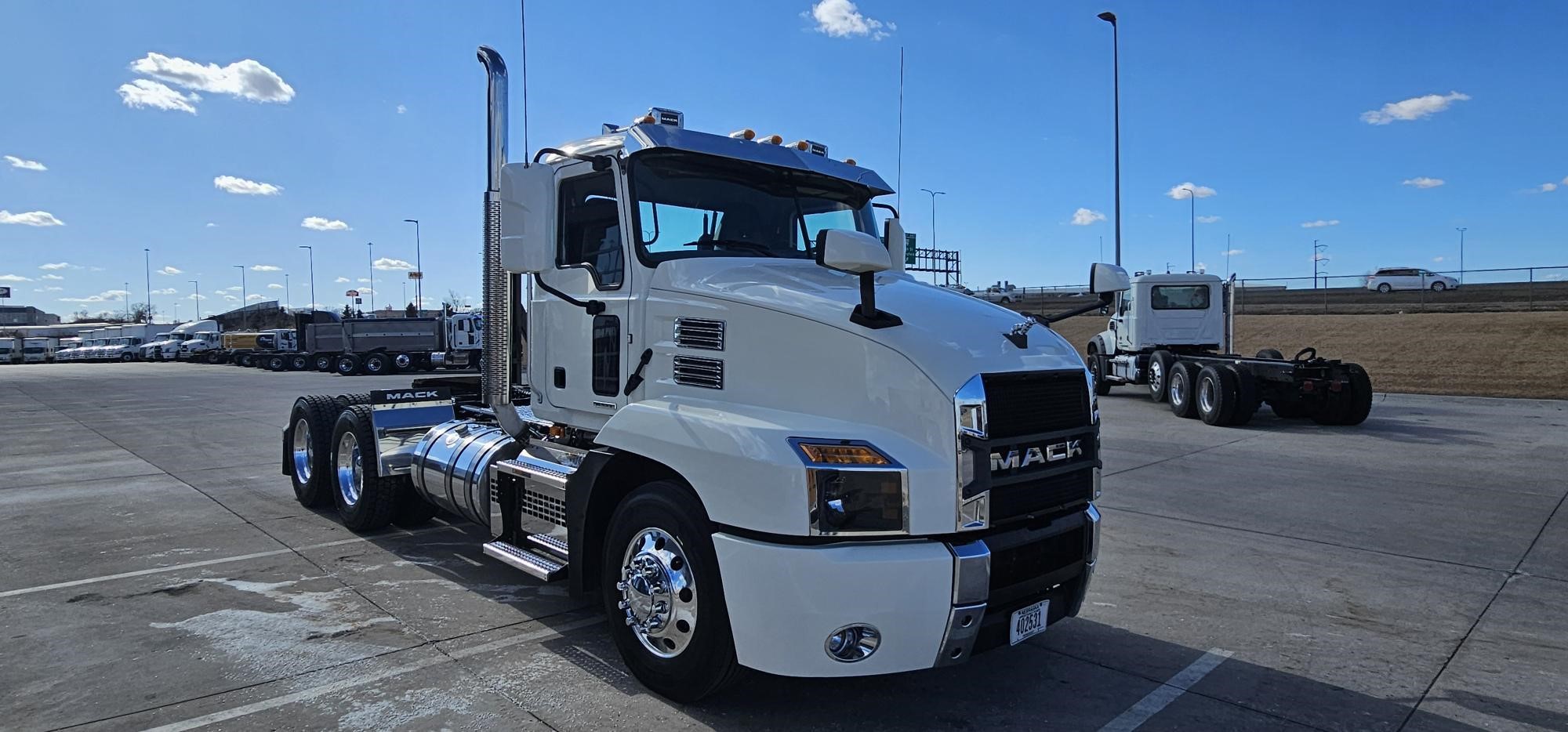 2022 MACK ANTHEM 64T - image 3 of 6