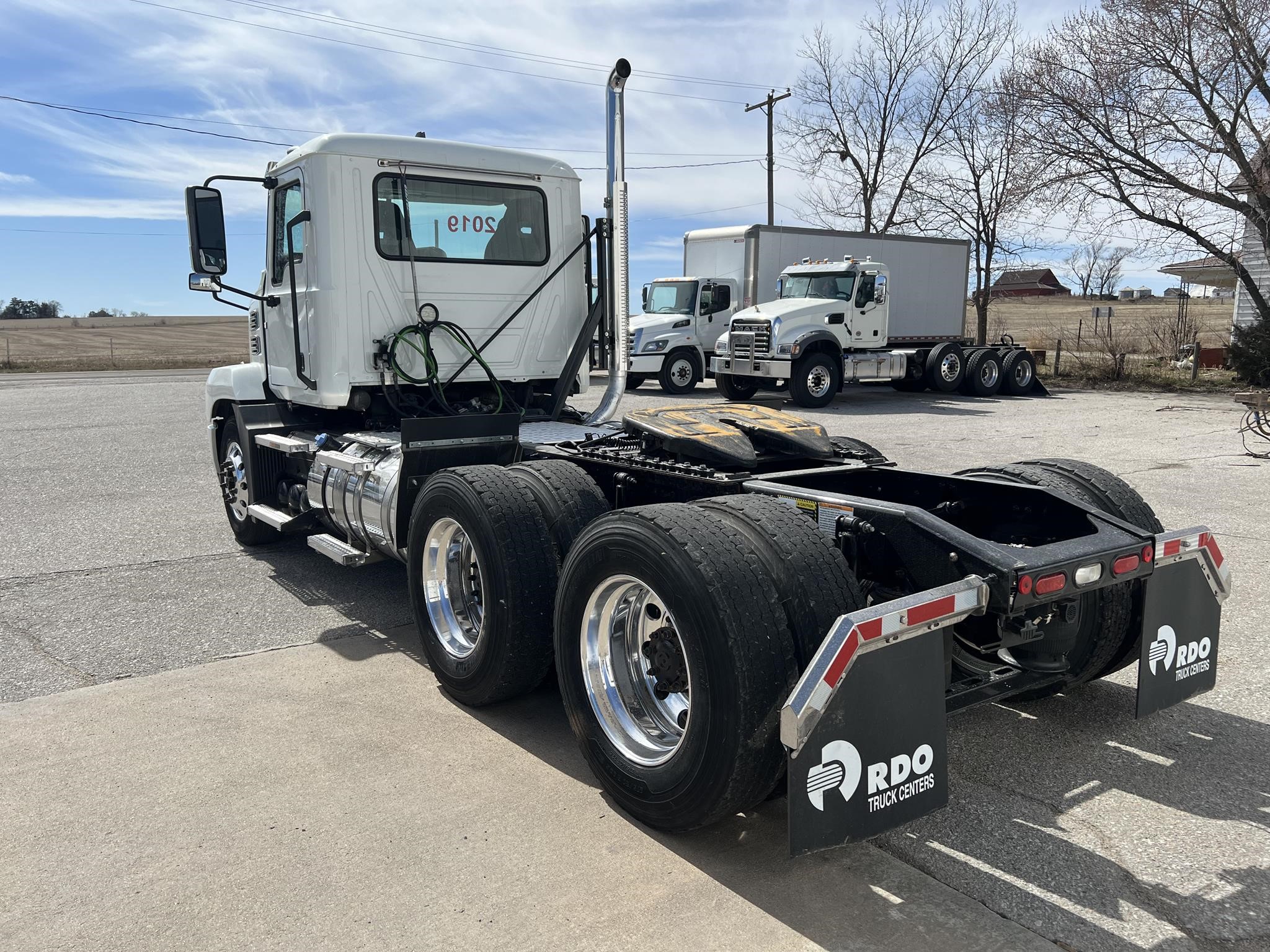 2019 MACK ANTHEM 64T - image 3 of 6