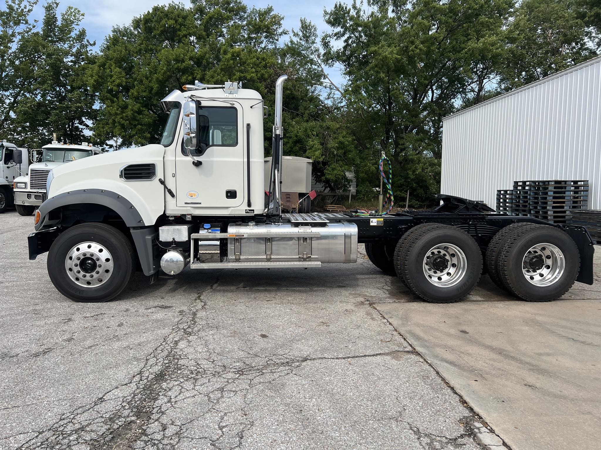2026 MACK GRANITE 64FT - image 2 of 6