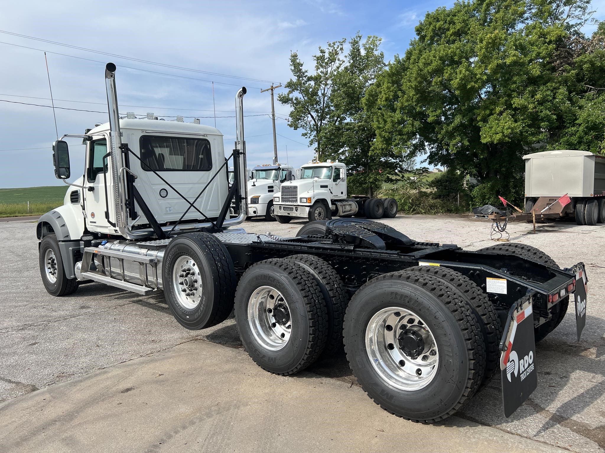 2026 MACK GRANITE 84FT - image 3 of 6