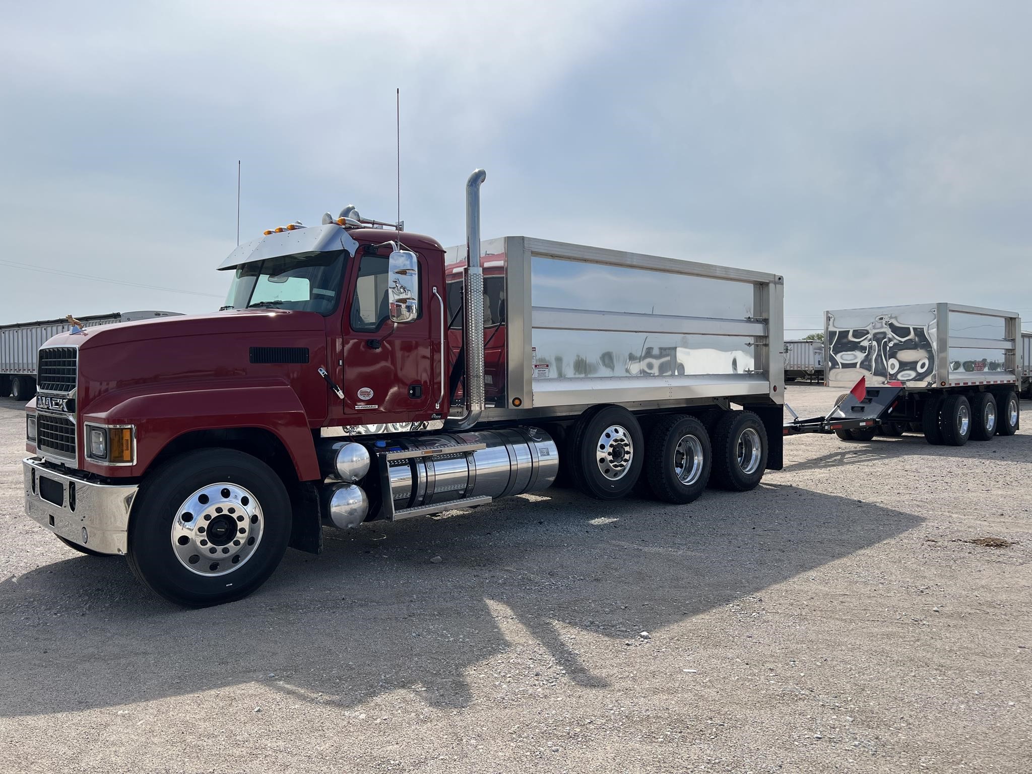 2026 MACK PINNACLE 64R - image 1 of 6
