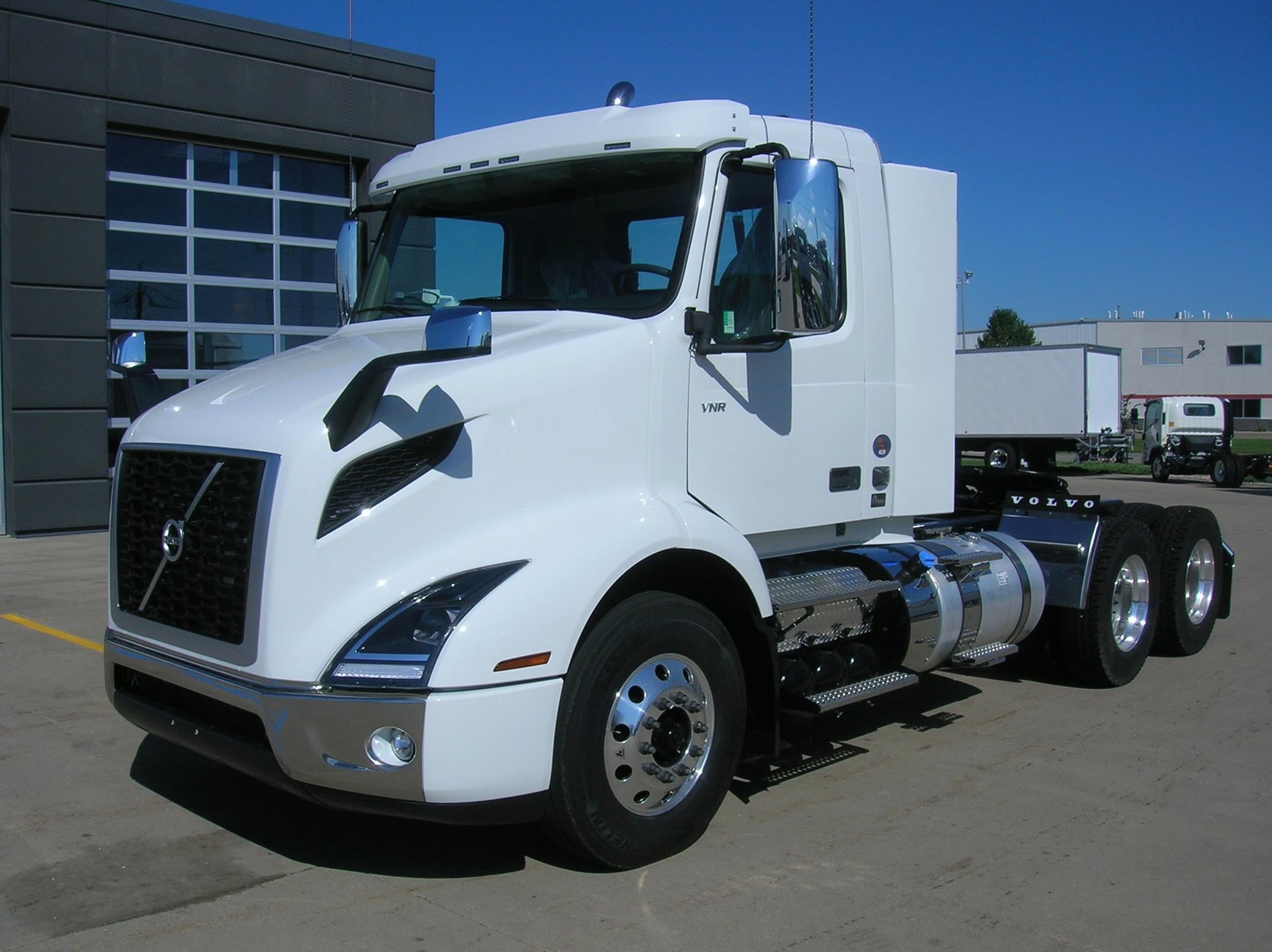2026 VOLVO VNR64T300 - image 1 of 6