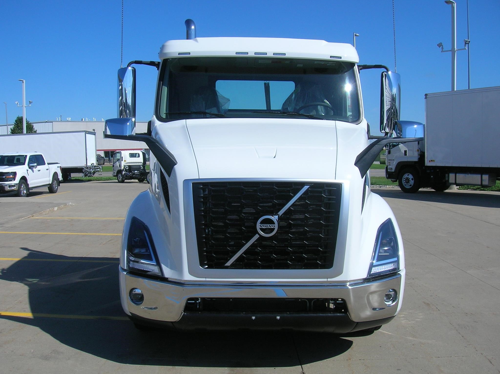 2026 VOLVO VNR64T300 - image 2 of 6