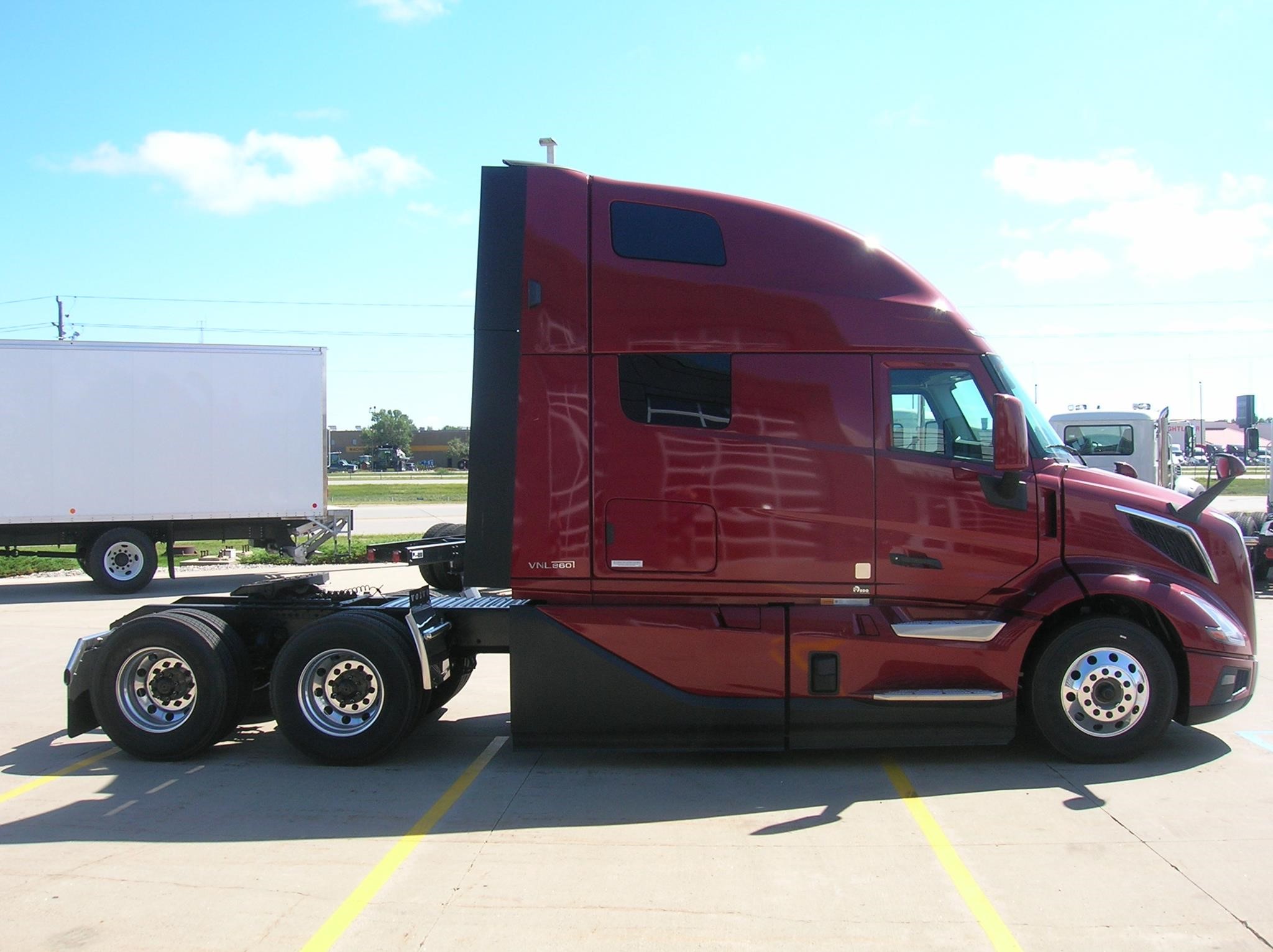 2026 VOLVO VNL64T860 - image 4 of 6