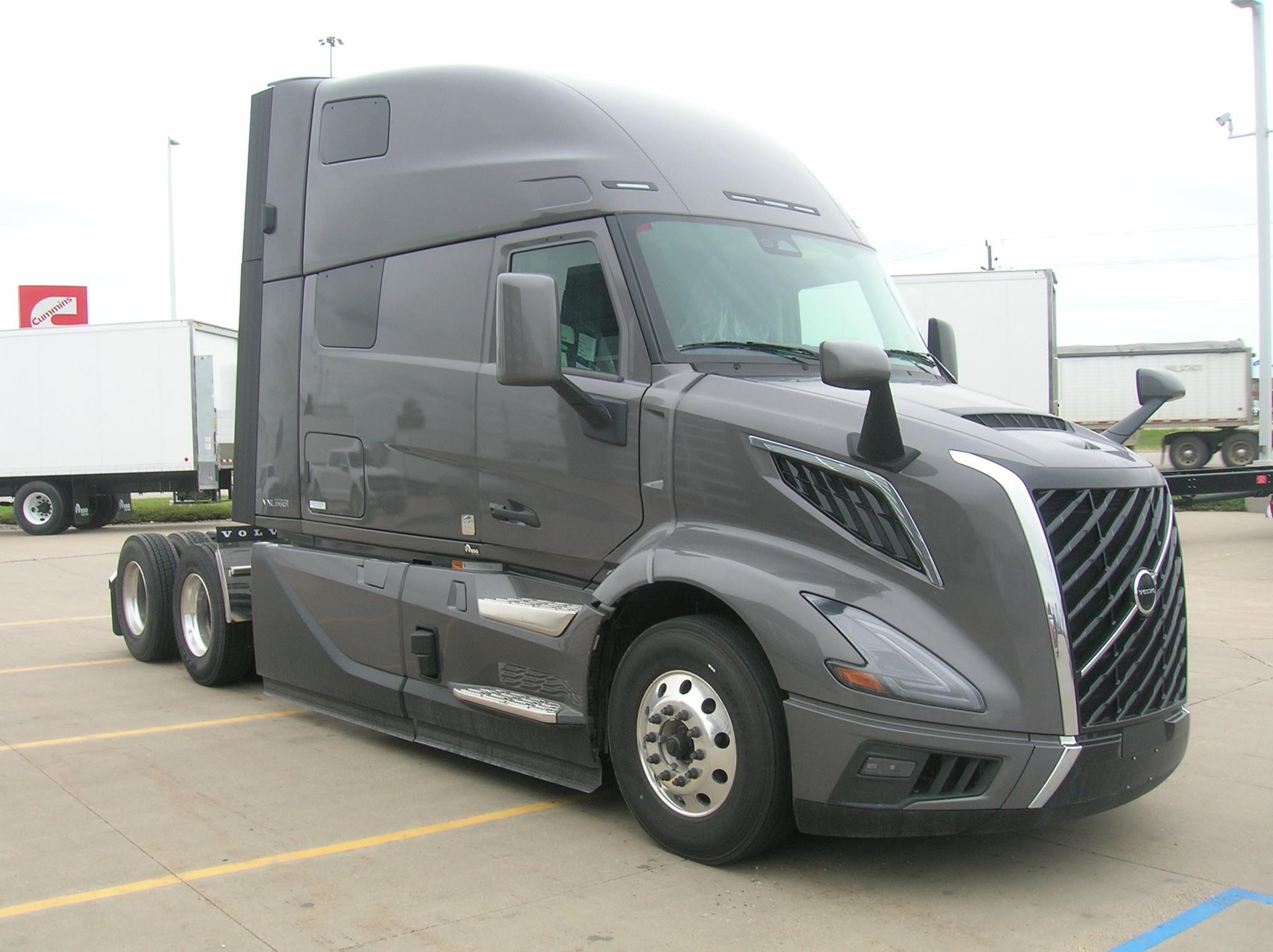 2026 VOLVO VNL64T860 - image 3 of 6