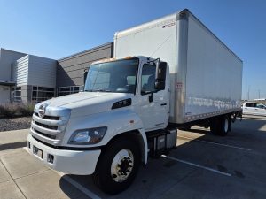 2020 HINO 268A 10006557418