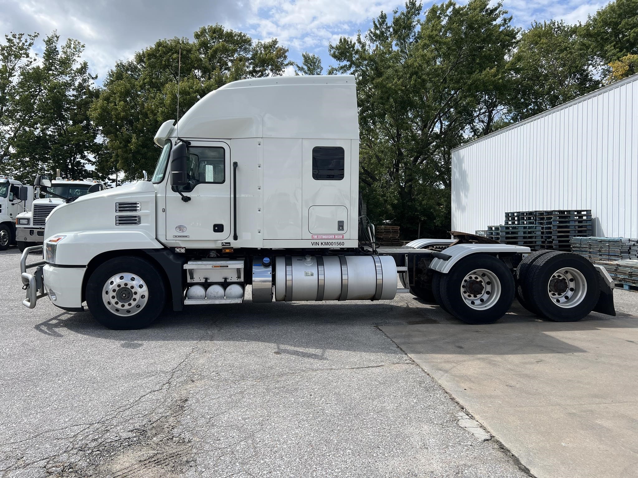 2019 MACK ANTHEM 64T - image 2 of 6