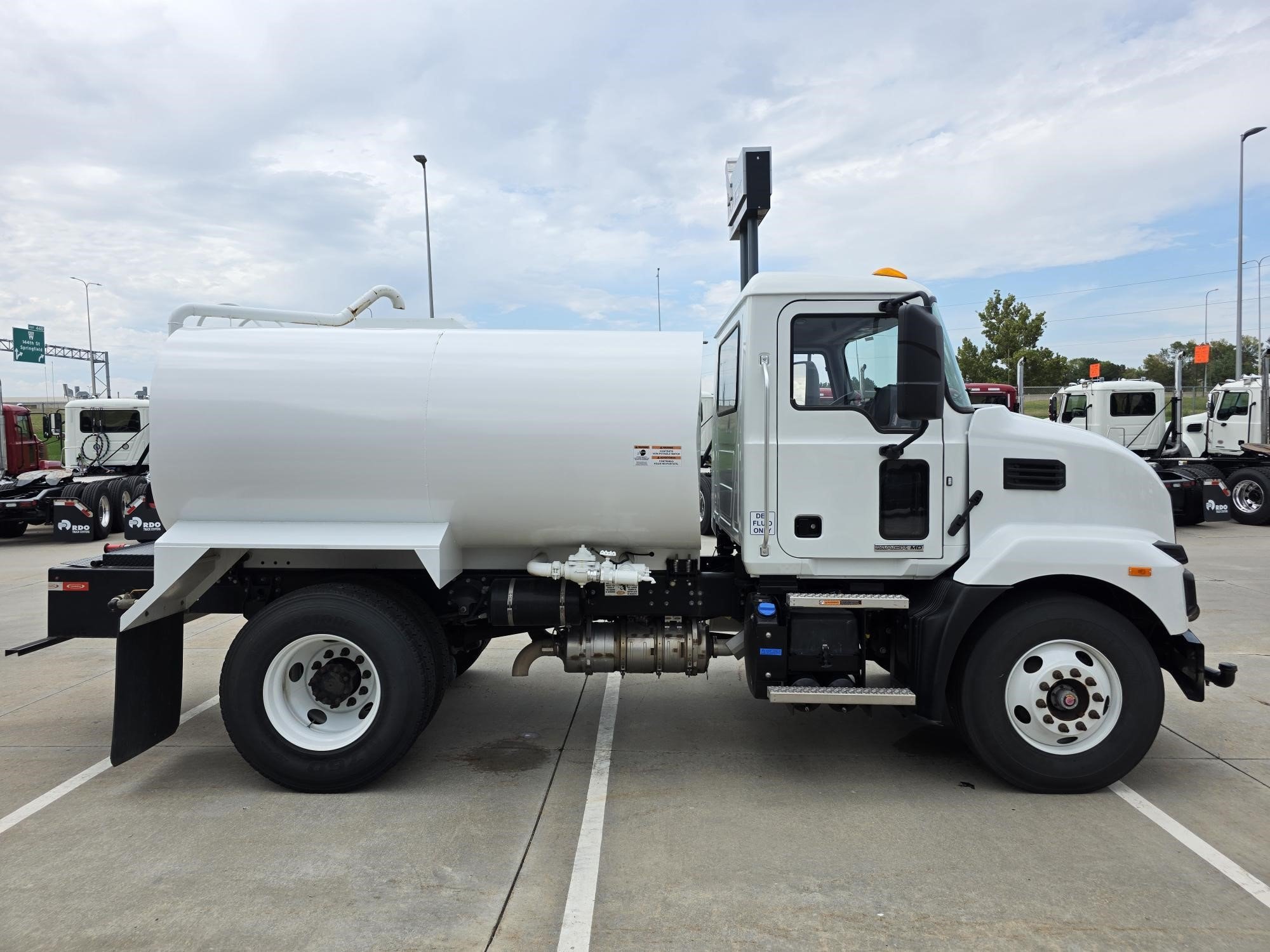 2024 MACK MD7 - image 6 of 6