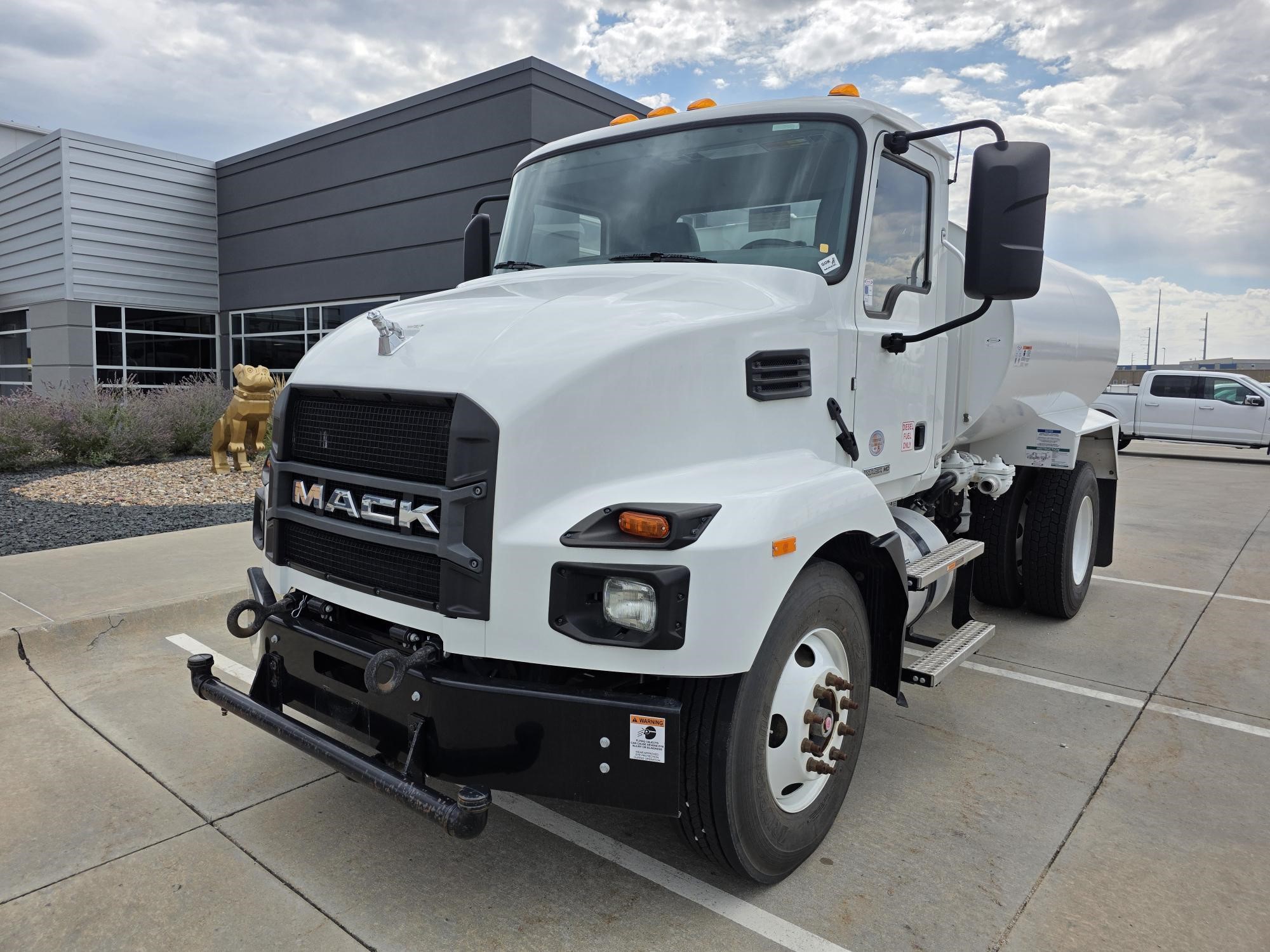 2024 MACK MD7 - image 1 of 6