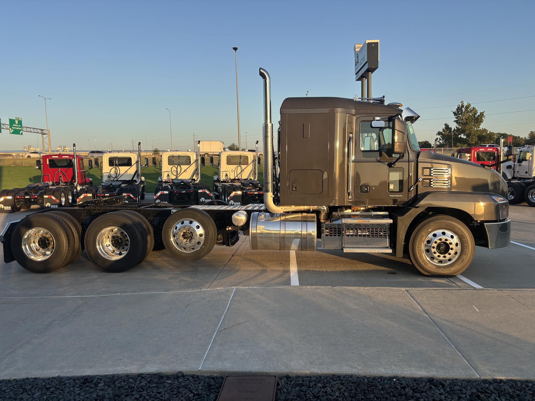 2026 MACK ANTHEM 84T - image 5 of 6