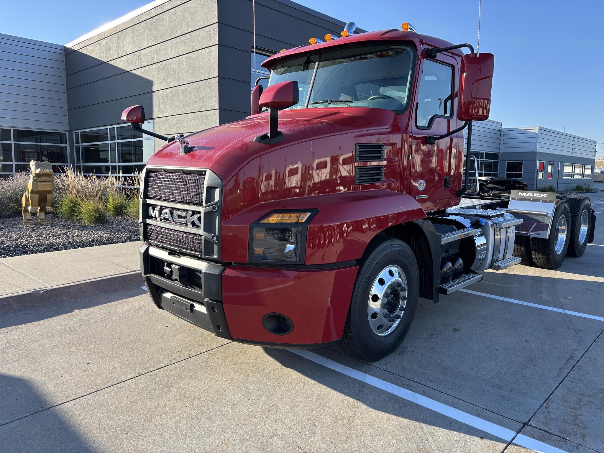 2026 MACK ANTHEM 64T - image 1 of 6