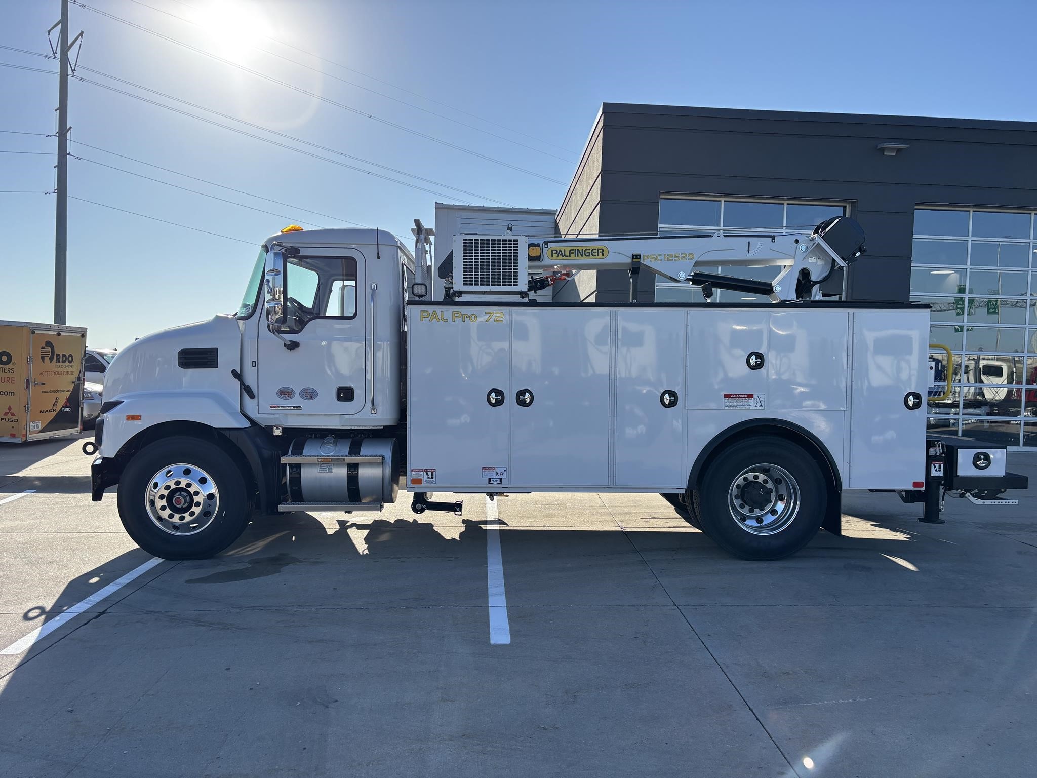 2026 MACK MD7 - image 2 of 6